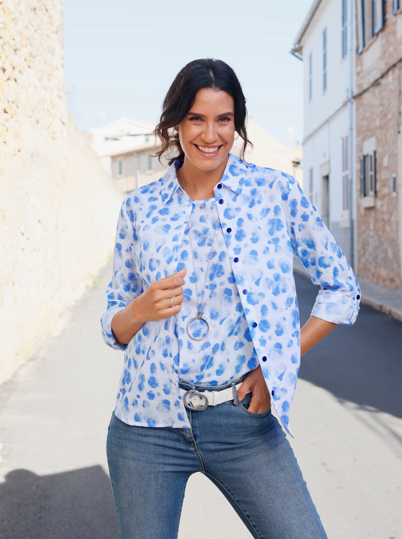 Druckbluse mit Krempelärmeln - eisblau-ecru-bedruckt