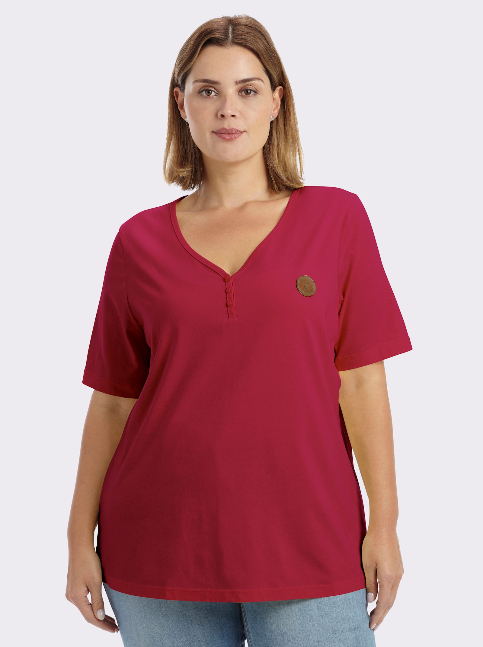 sheego Shirt met V-hals en korte sierknoopsluiting - kers