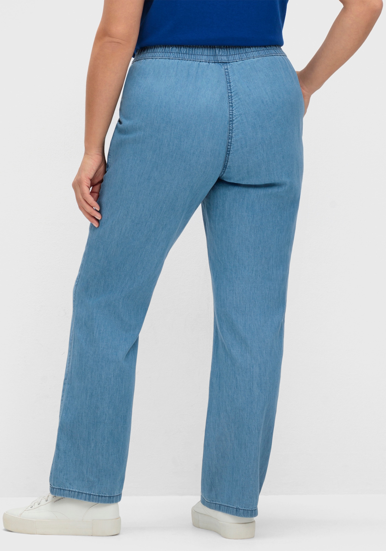 Schlupfjeans mit gesmoktem Bund - blue-bleached