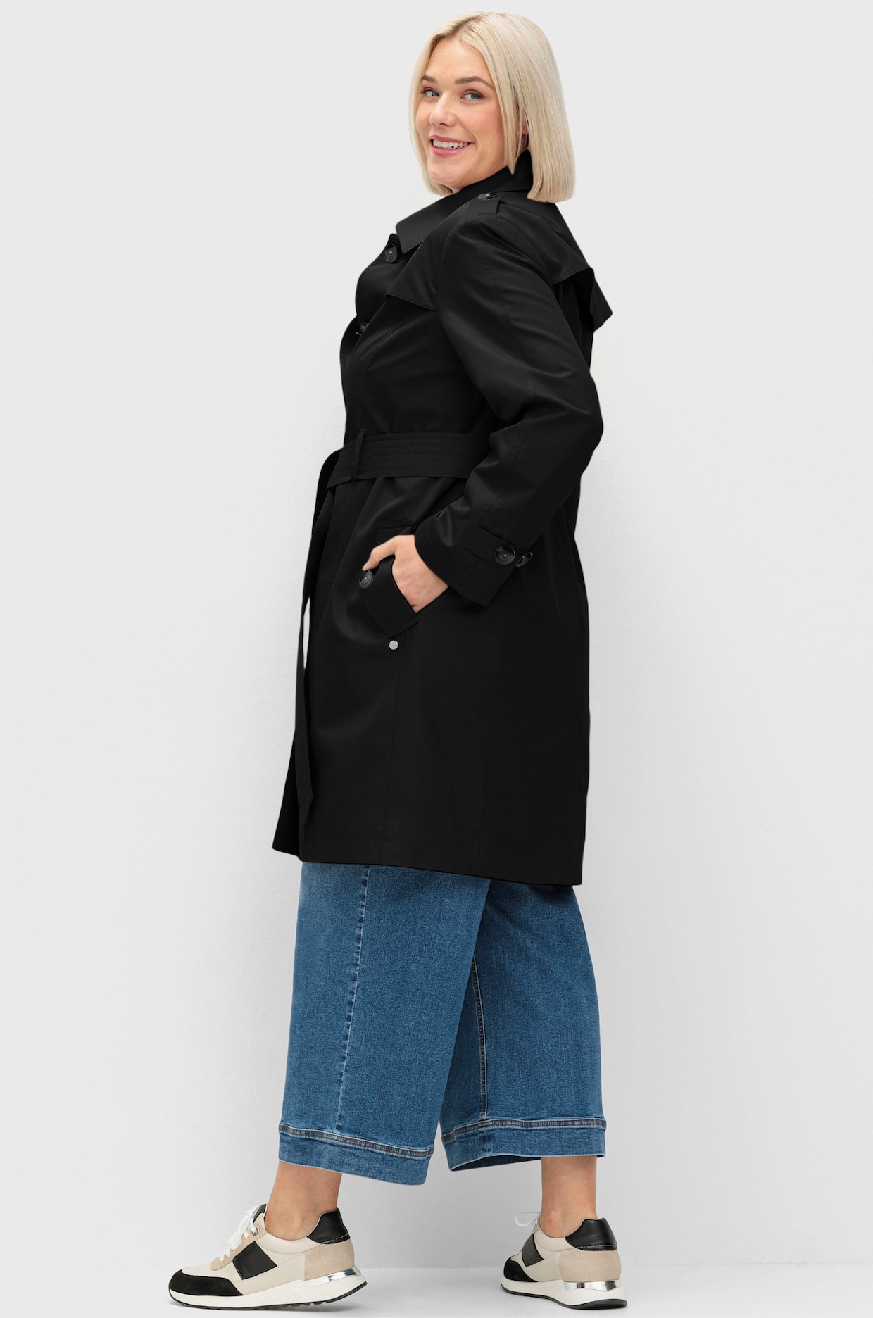 sheego Trenchcoat mit Schulterriegel - schwarz