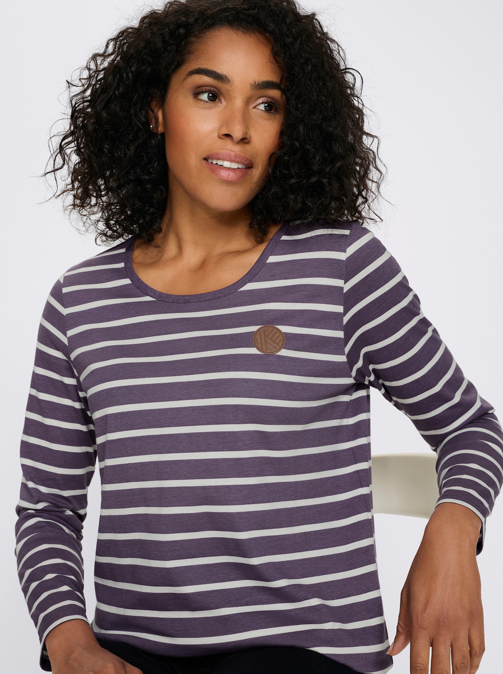 Langarmshirt mit Patch im Vorderteil, geringelt - feige-ecru-geringelt