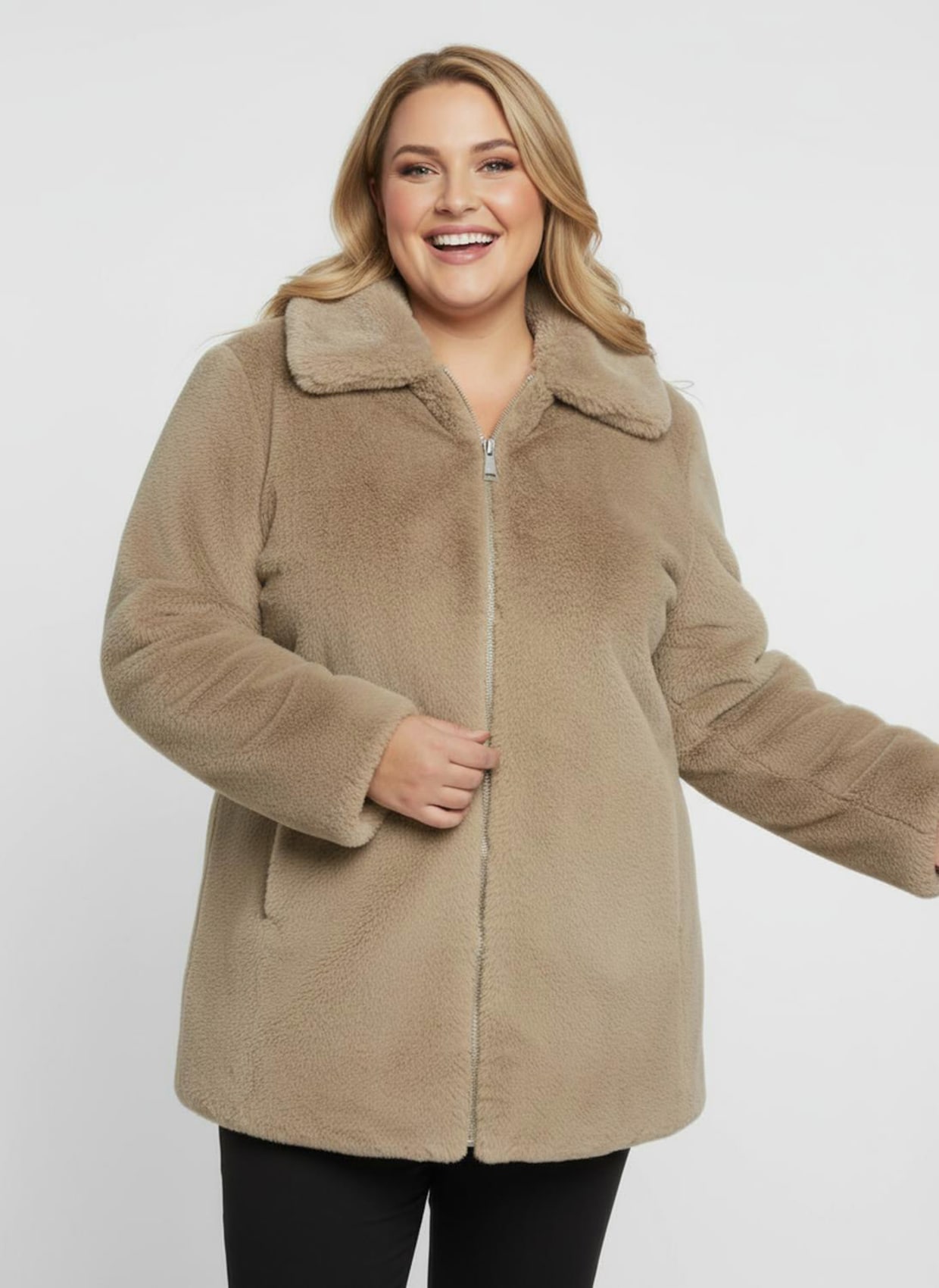 Fellimitatjacke mit Umlegekragen - beige