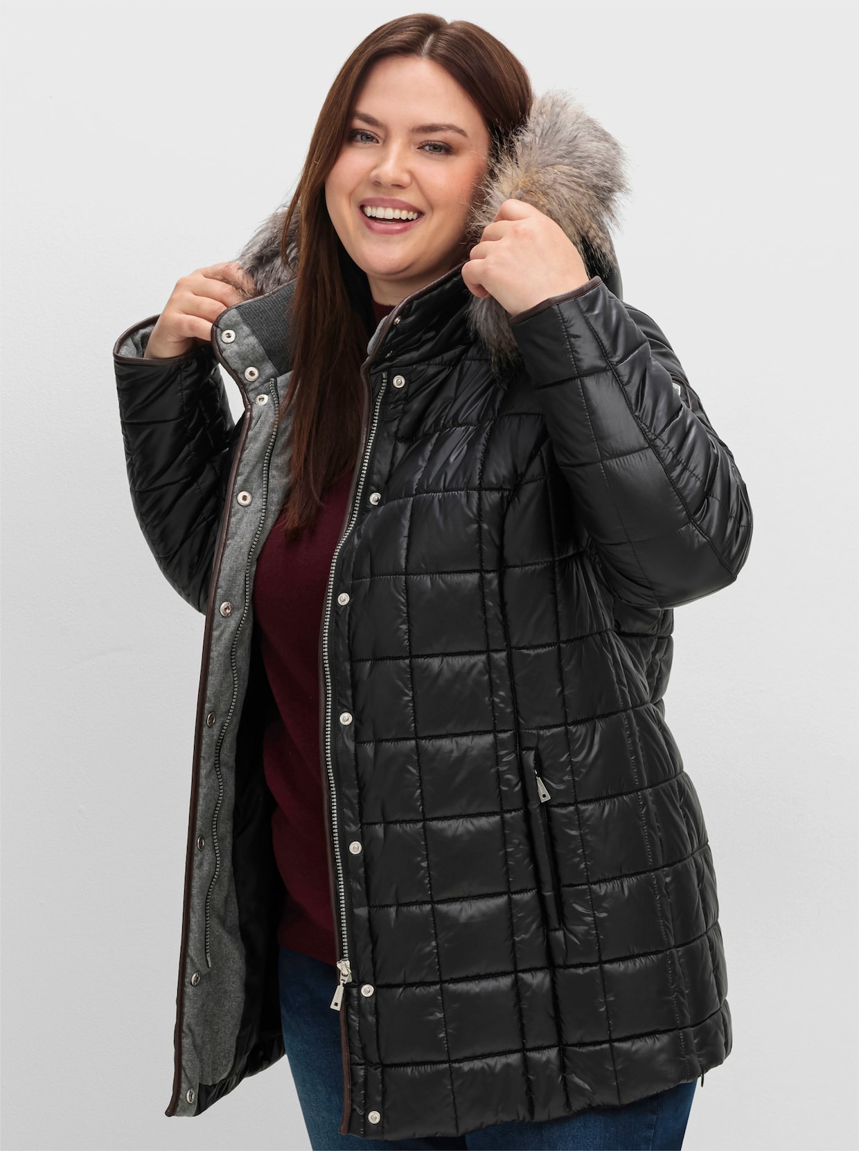 Steppjacke mit Reißverschluss-Seitenschlitzen - schwarz