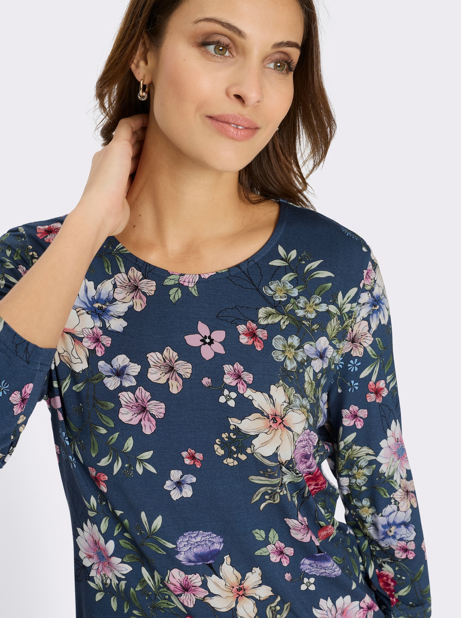 Shirt met ronde hals, in bloemdessin - donkerblauw/orchidee bedrukt