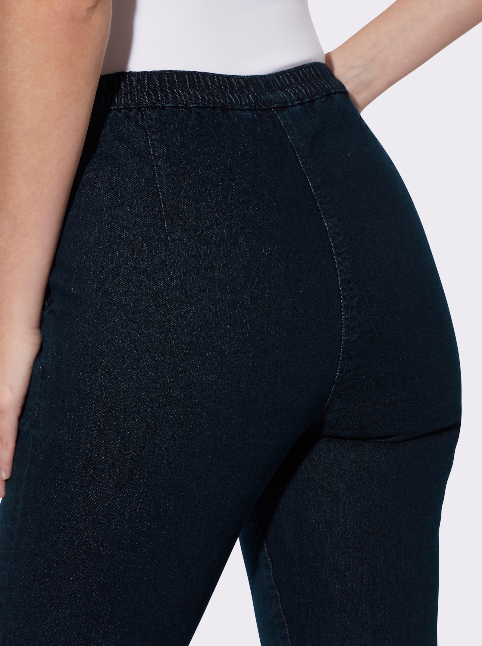 Schlupfjeans mit schrägen Taschen - dark blue