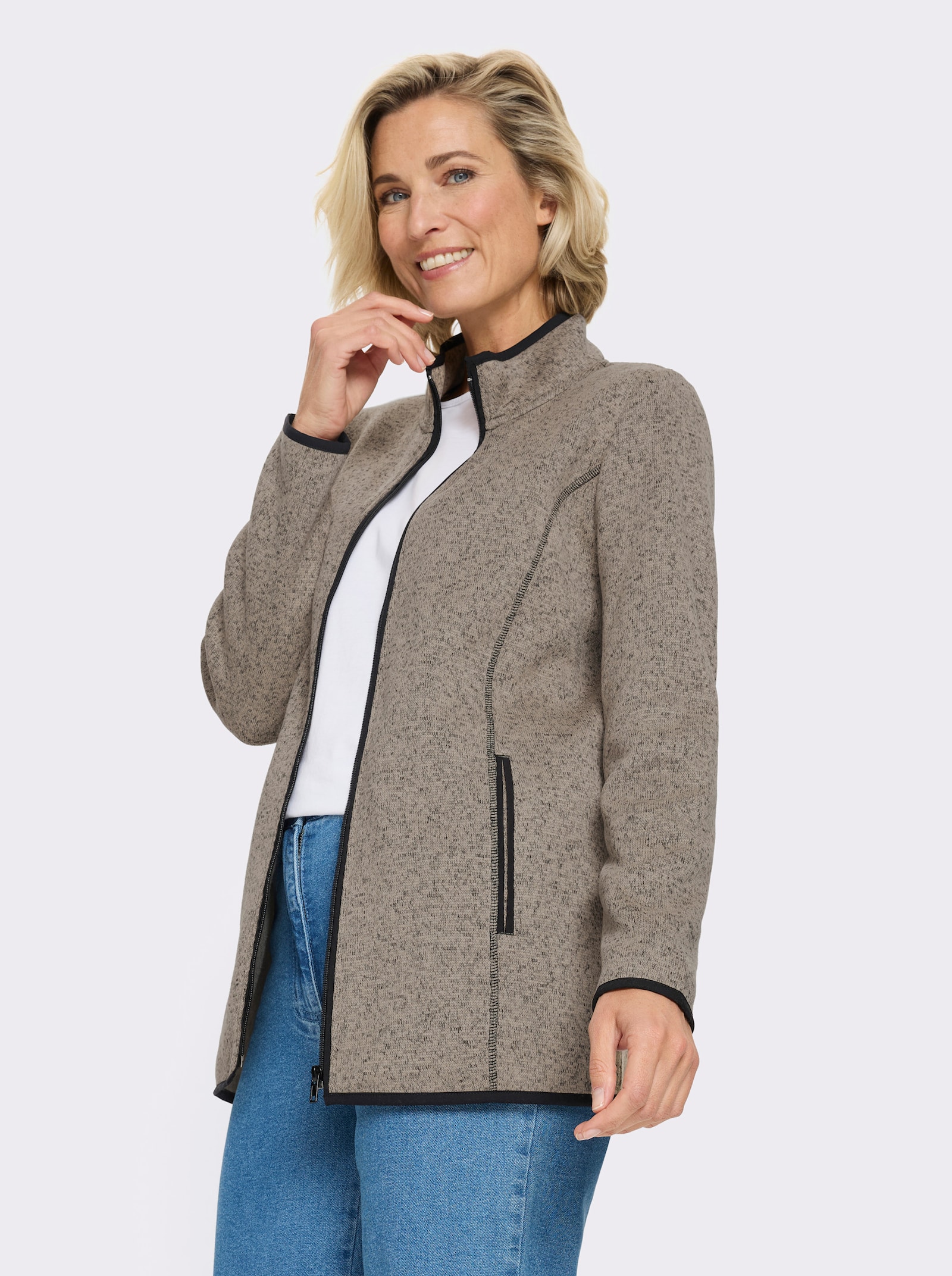 Gebreid fleecejack met elastische boorden met paspel - sesam/zwart gedessineerd