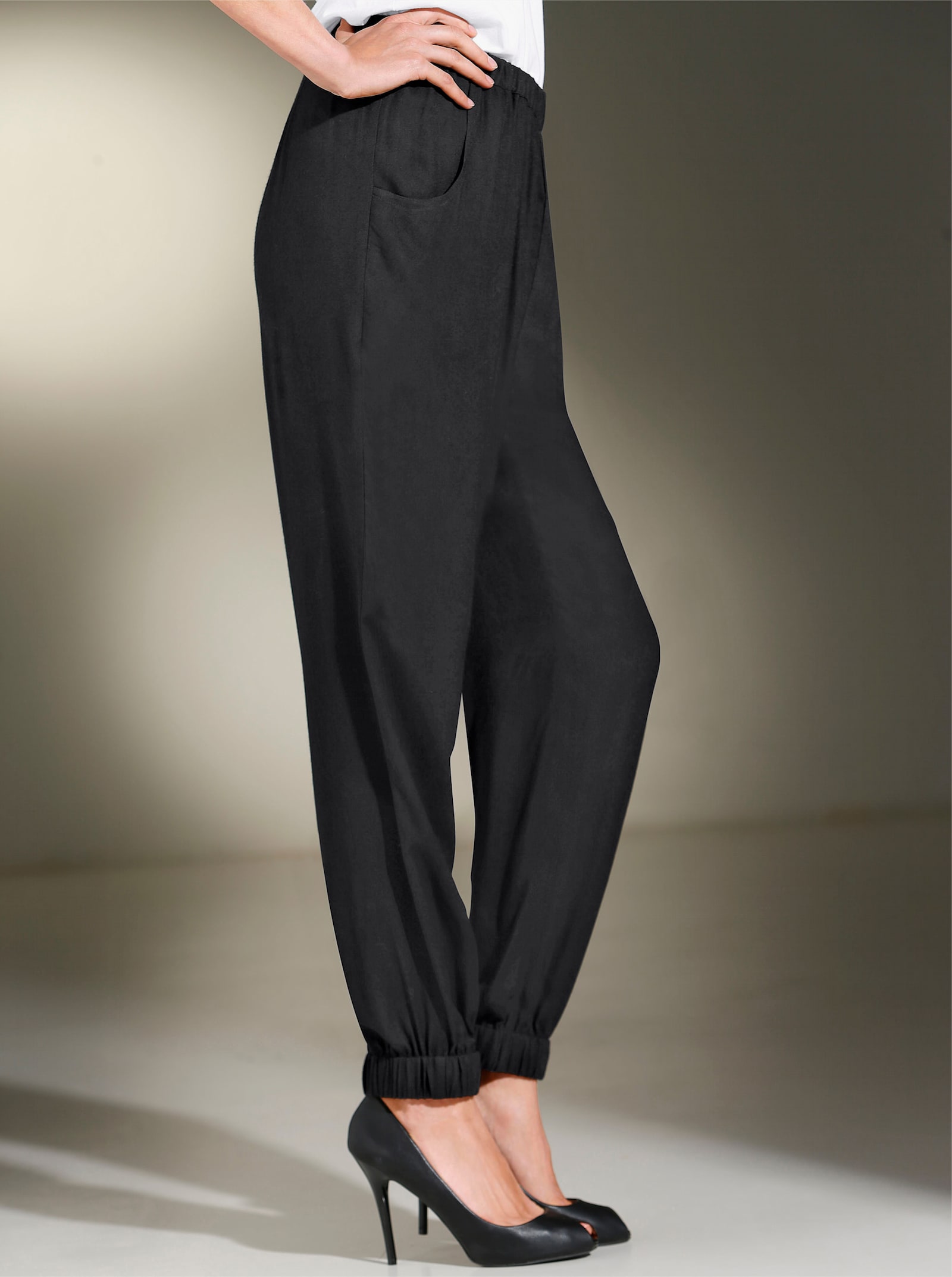 Haremshose mit Bündchen am Saum - schwarz