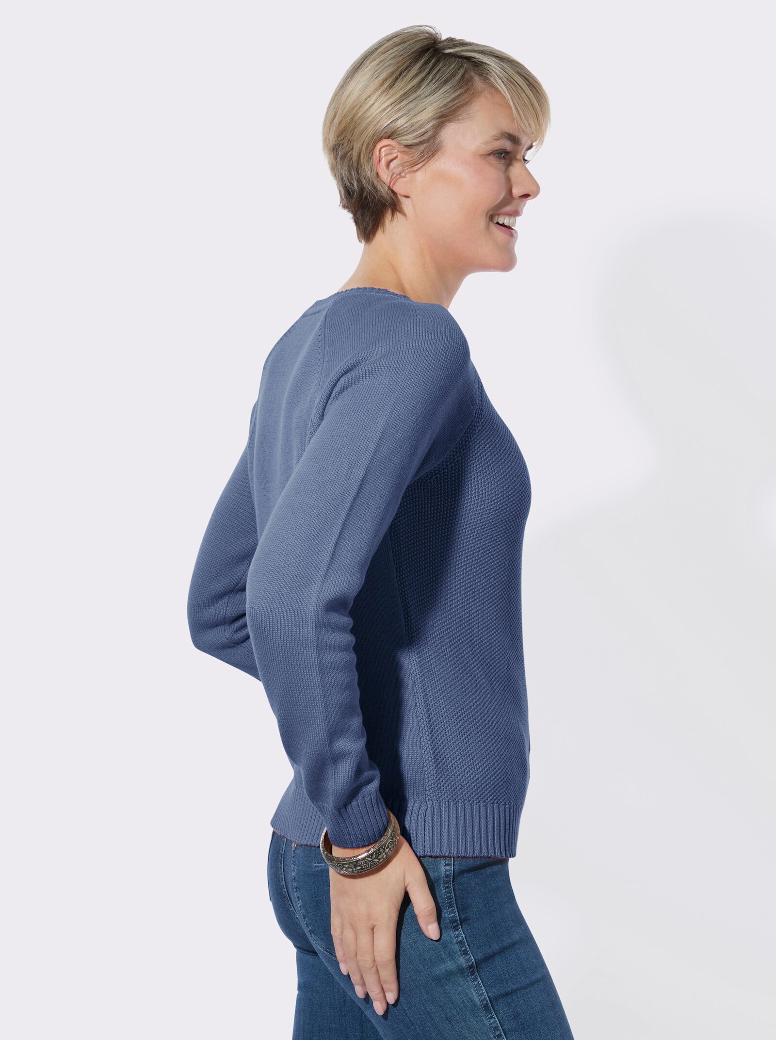 Rundhalspullover mit Zopf- und Strukturmuster - jeansblau