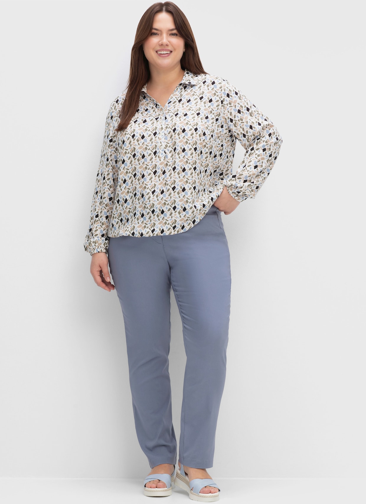 Bengalinhose mit Schmetterlings-Stickerei - taubenblau