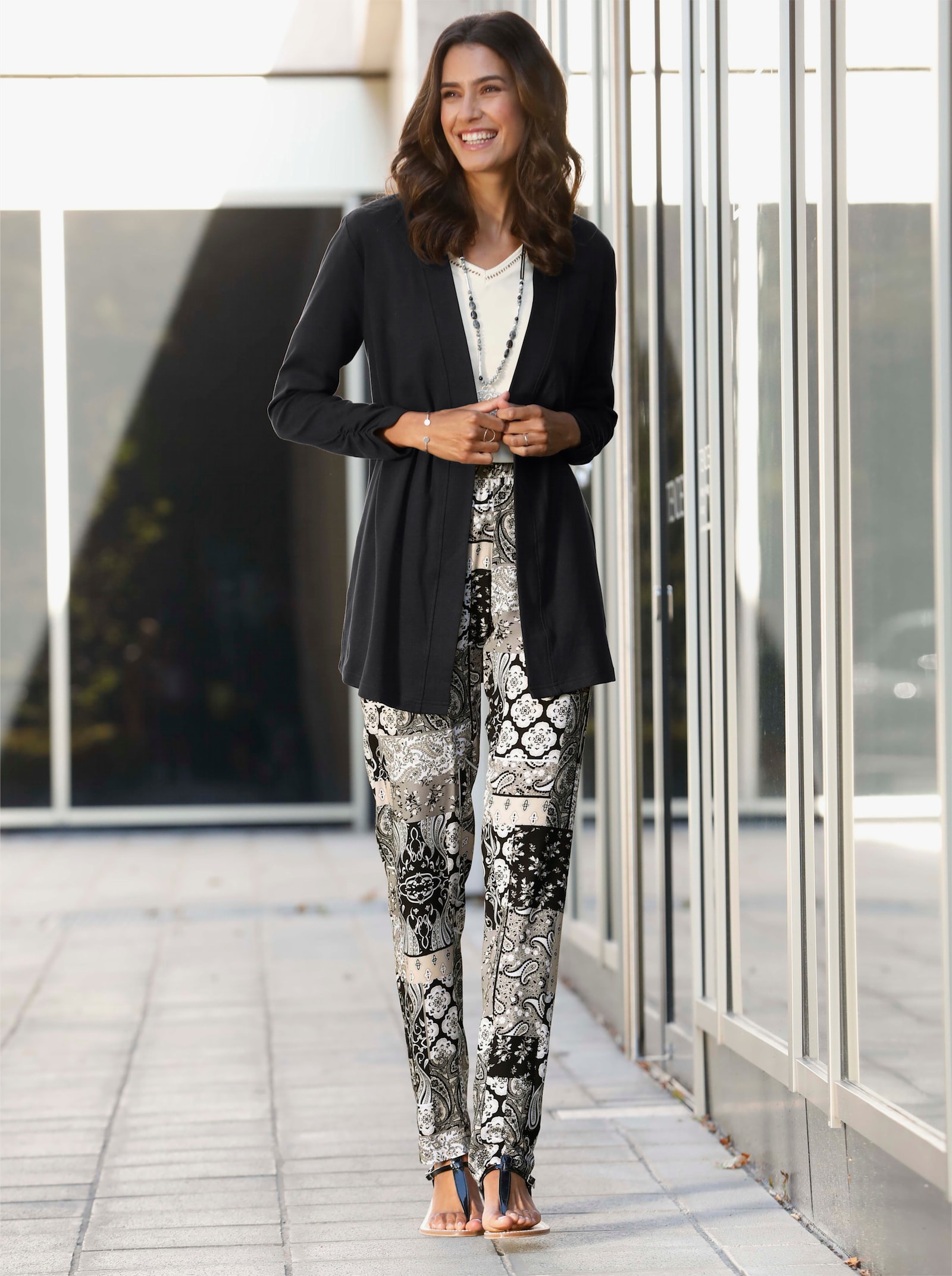 Comfortbroek met zijzakken - zwart/zand geprint