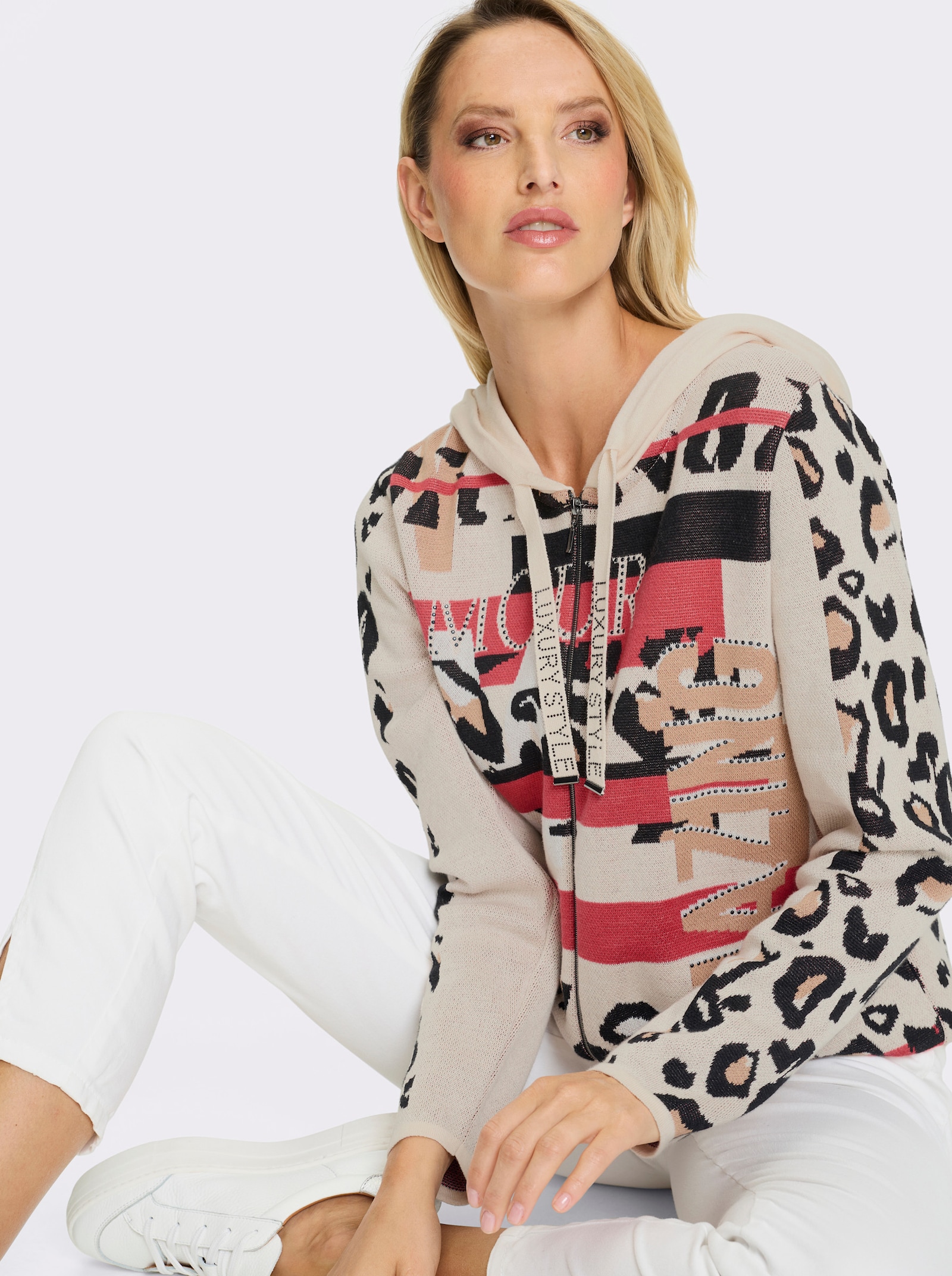 heine Jacquardstrickjacke Mit Glitzersteinchen - camel-schwarz-gemustert