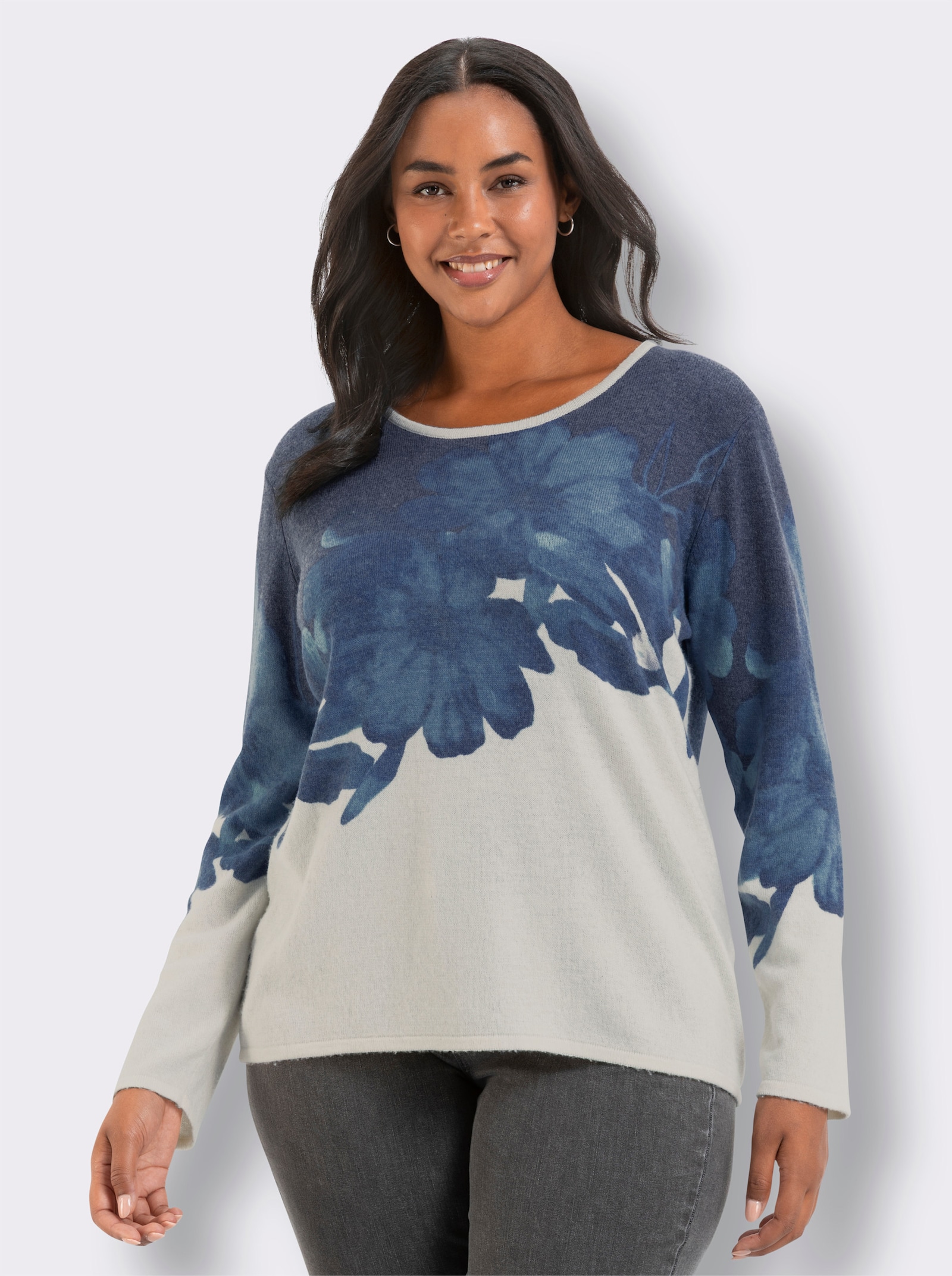 Feinstrickpullover mit diagonalem Blütendruck - champagner-jeansblau-bedruckt
