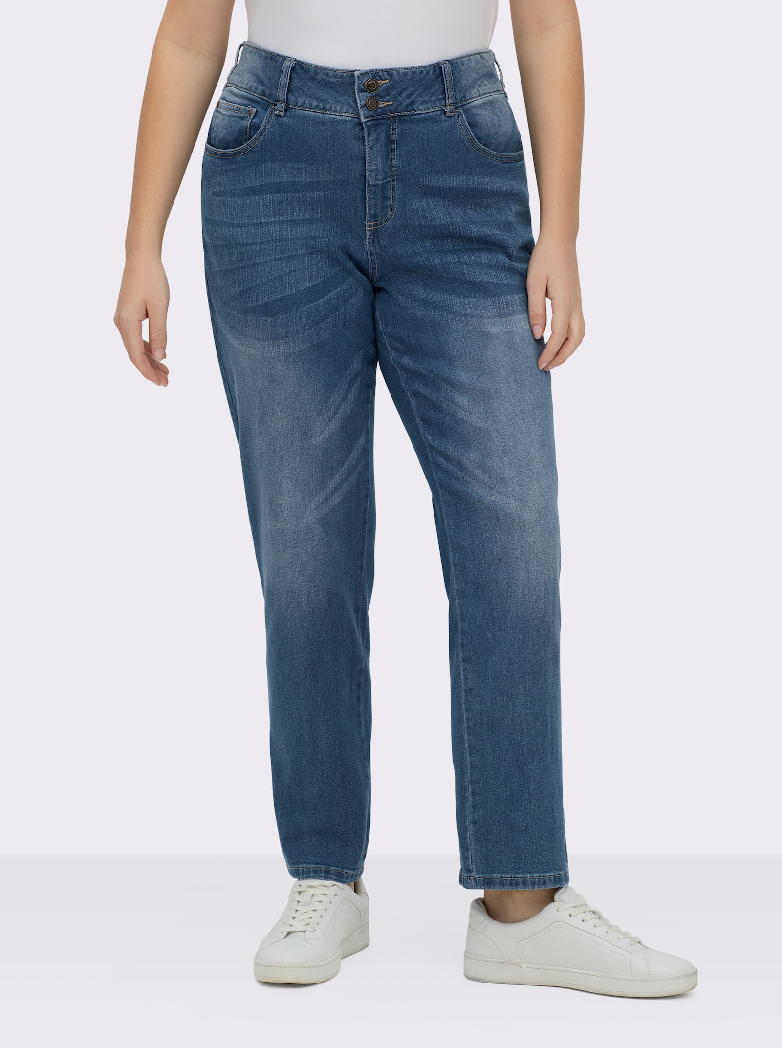 Jeans mit Nieten an den Taschen - blue-stone-washed