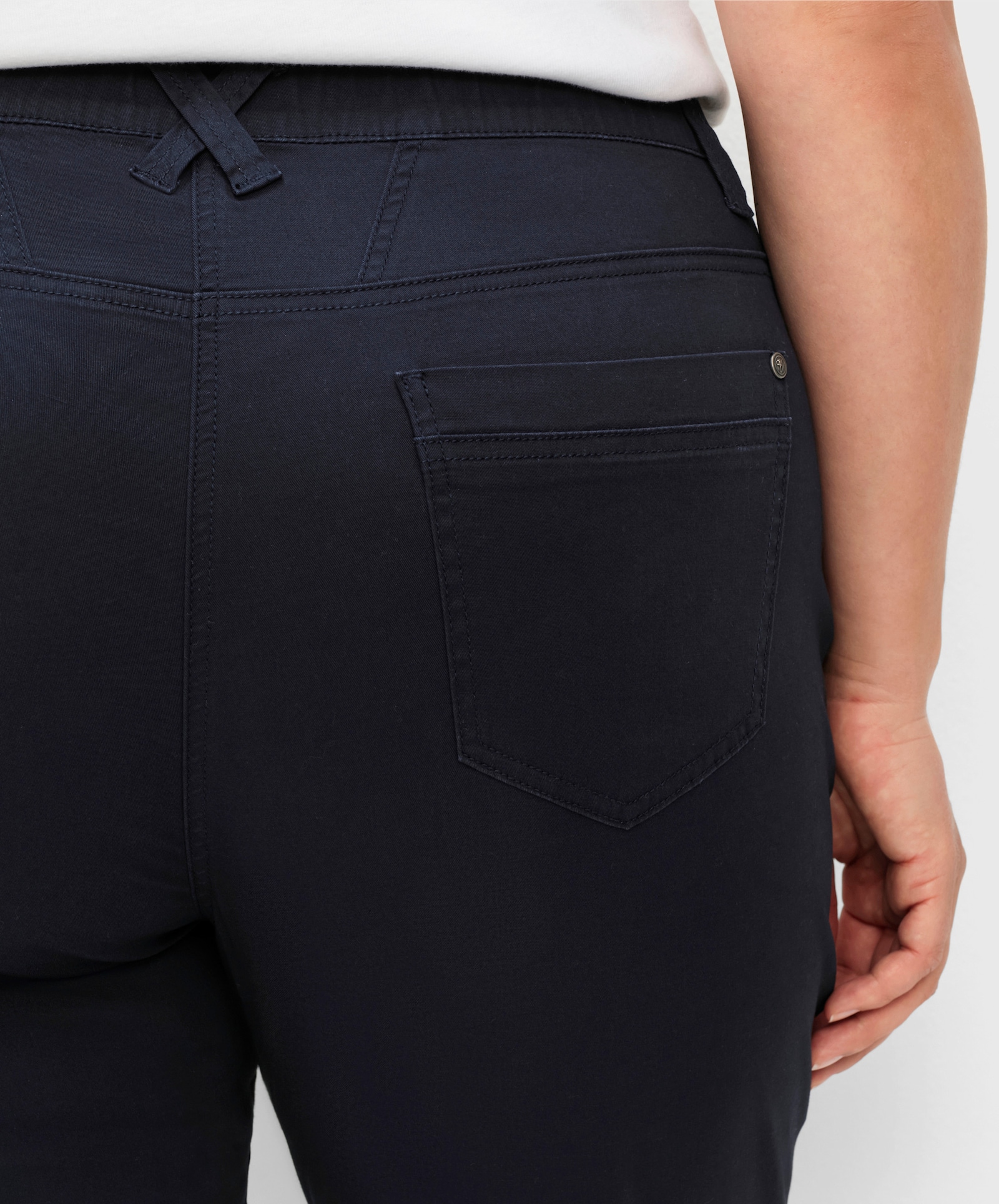 sheego 5-Pocket-Hose mit extra-weiten Oberschenkeln - tiefblau