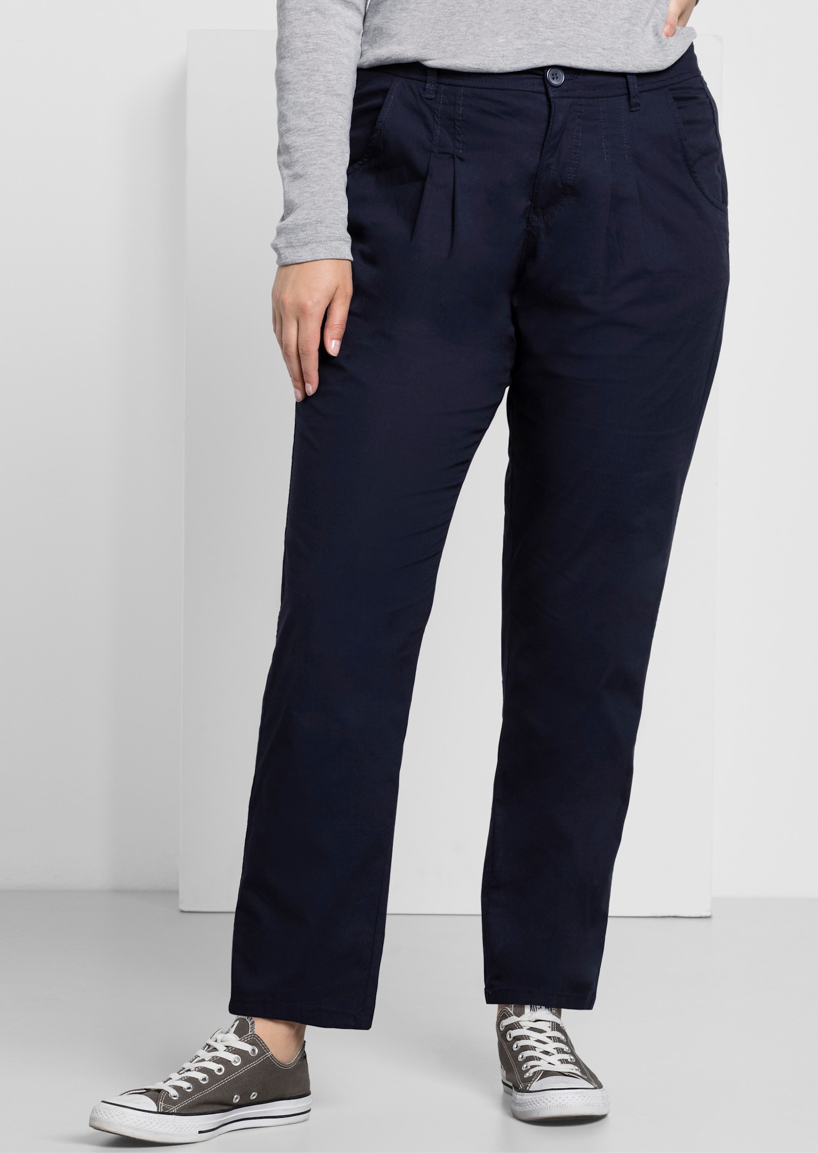 sheego Chinohose mit Bundfalten - marine