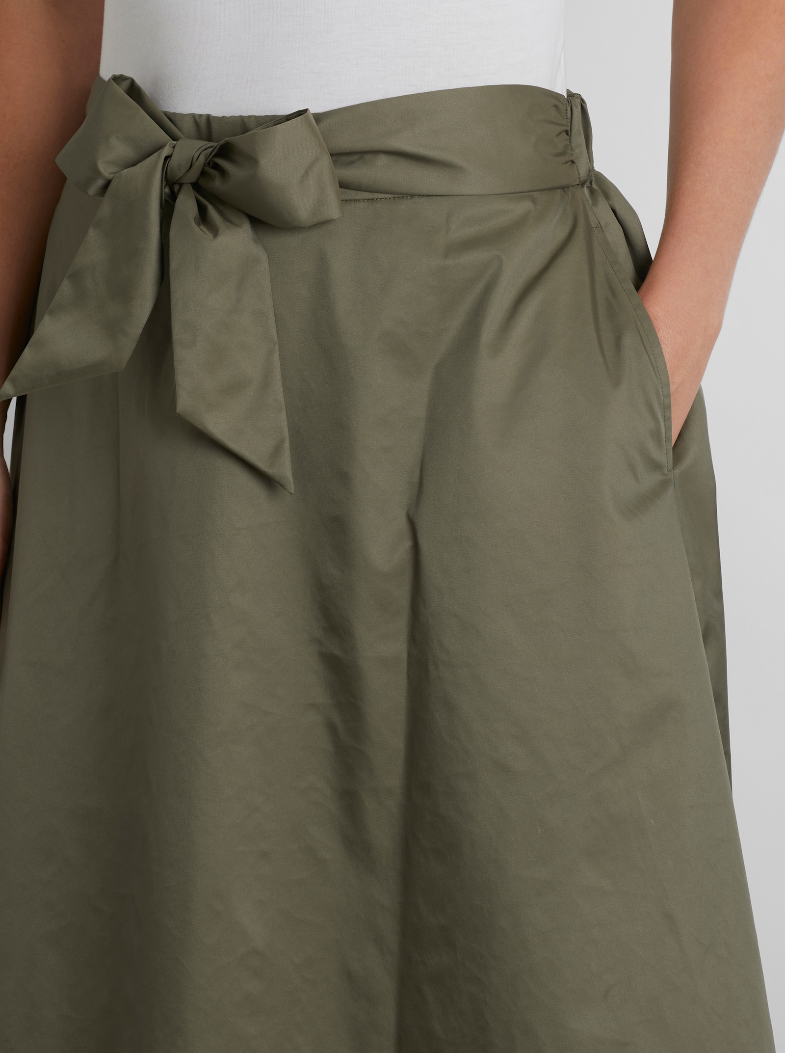 heine Schlupfrock mit leichtem Glanz - oliv