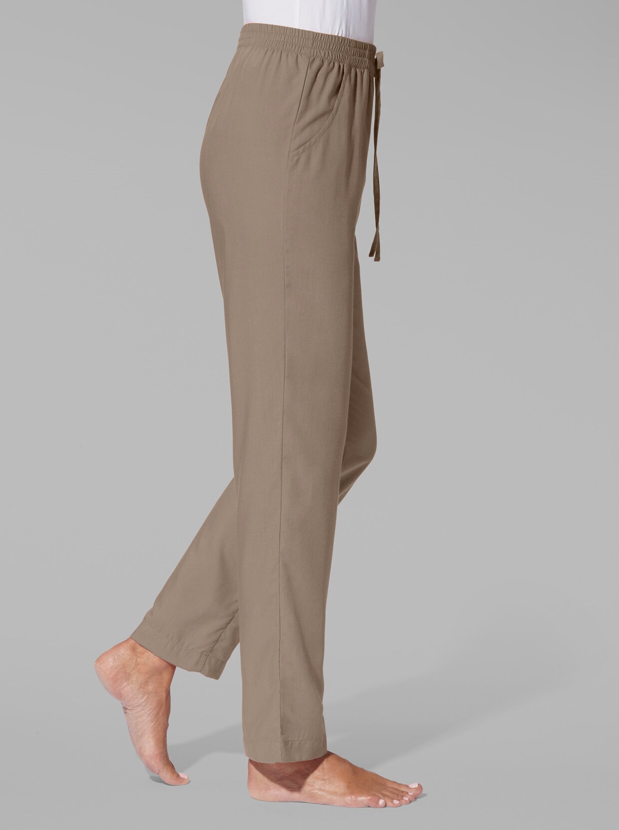 Webhose - taupe