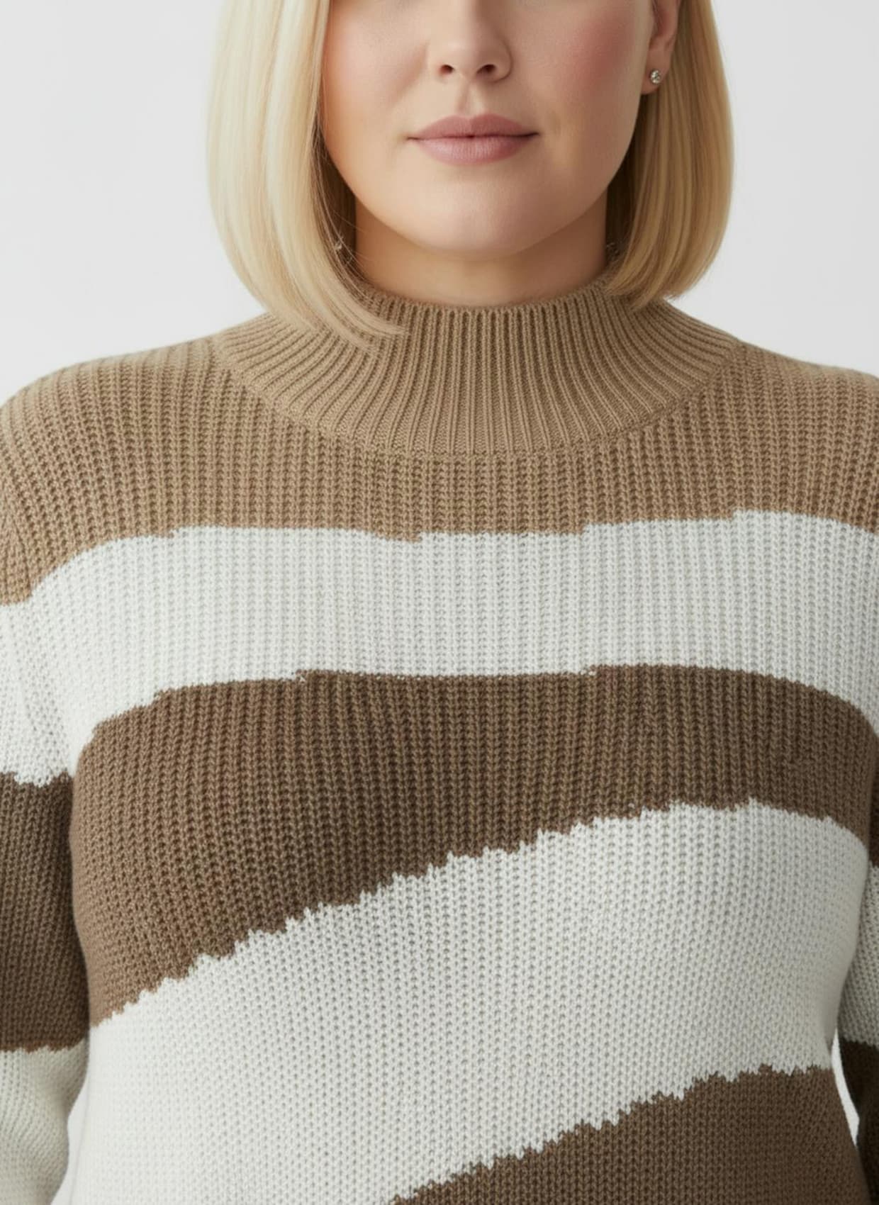 Stehkragenpullover mit Intarsienstrick-Muster - braun-ecru-gemustert