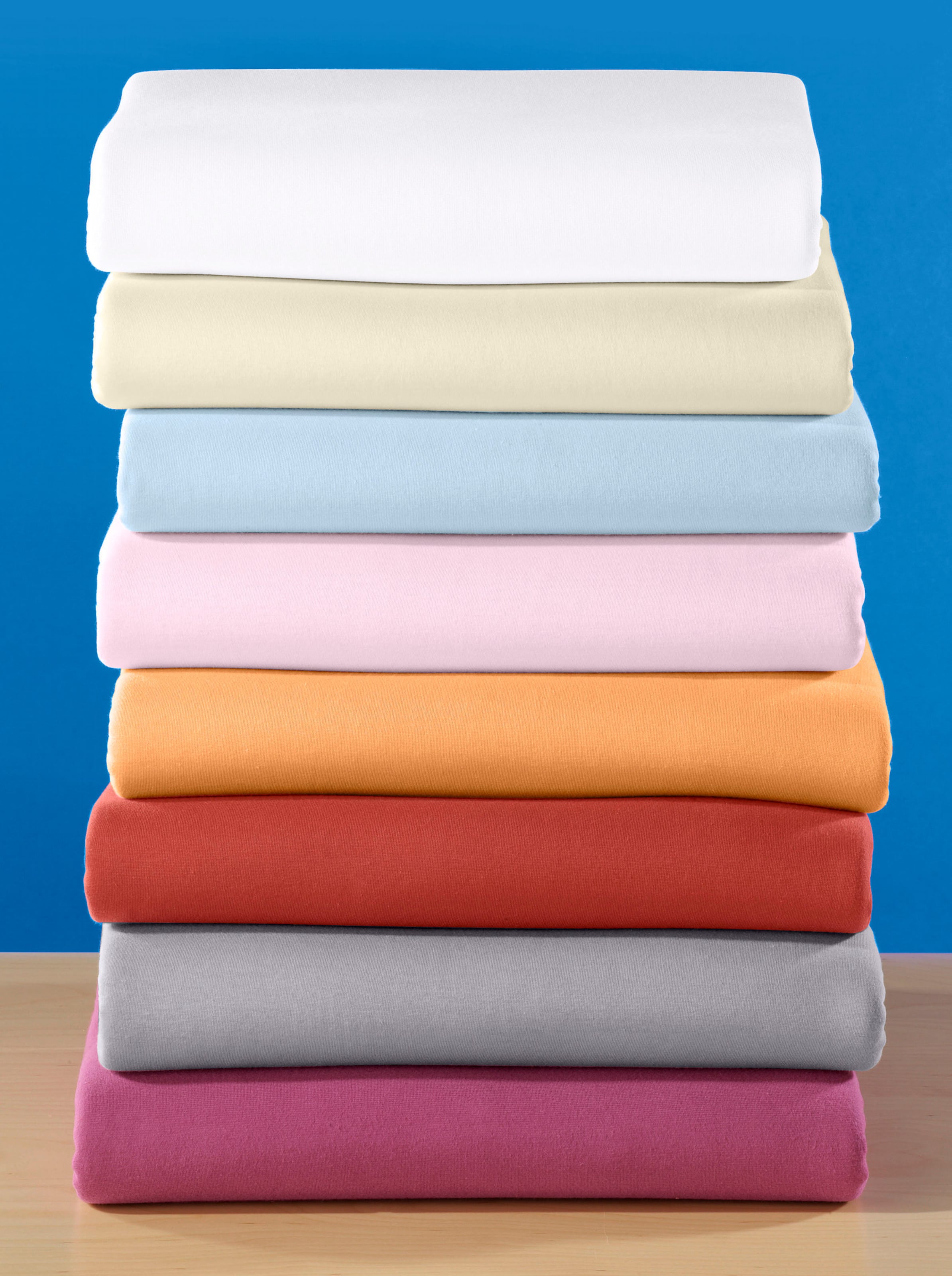 Tisch Bett günstig Kaufen-Spannbetttuch in weiß von wäschepur. Spannbetttuch in weiß von wäschepur <![CDATA[Spannbetttuch aus Elastik-Jersey: elastisch, pflegeleicht und absolut bügelfrei. Rundum-Gummizug. Geeignet für eine Matratzenhöhe von bis zu 25 cm.]]>