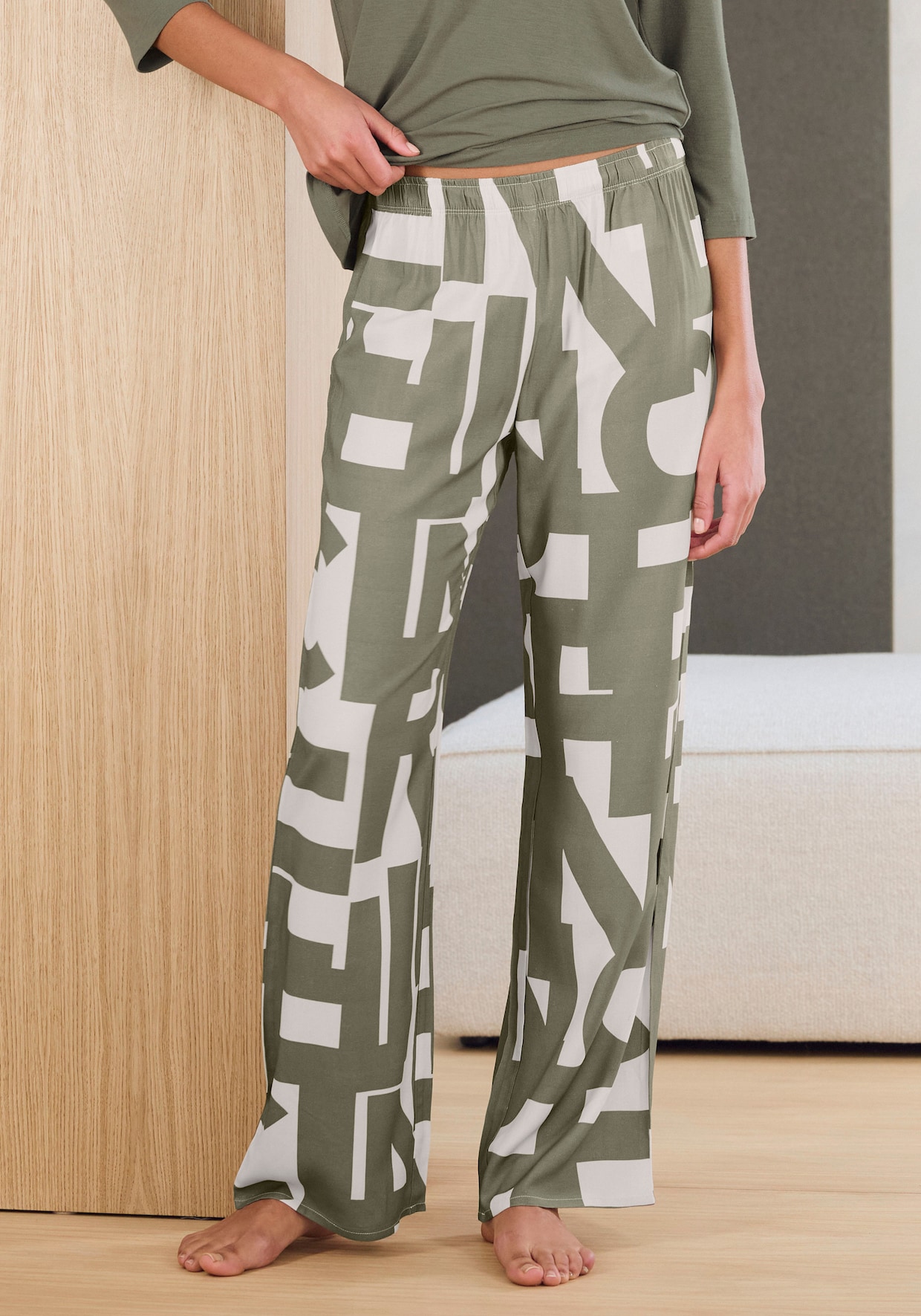 Pyjamahose - grün-weiß-gemustert