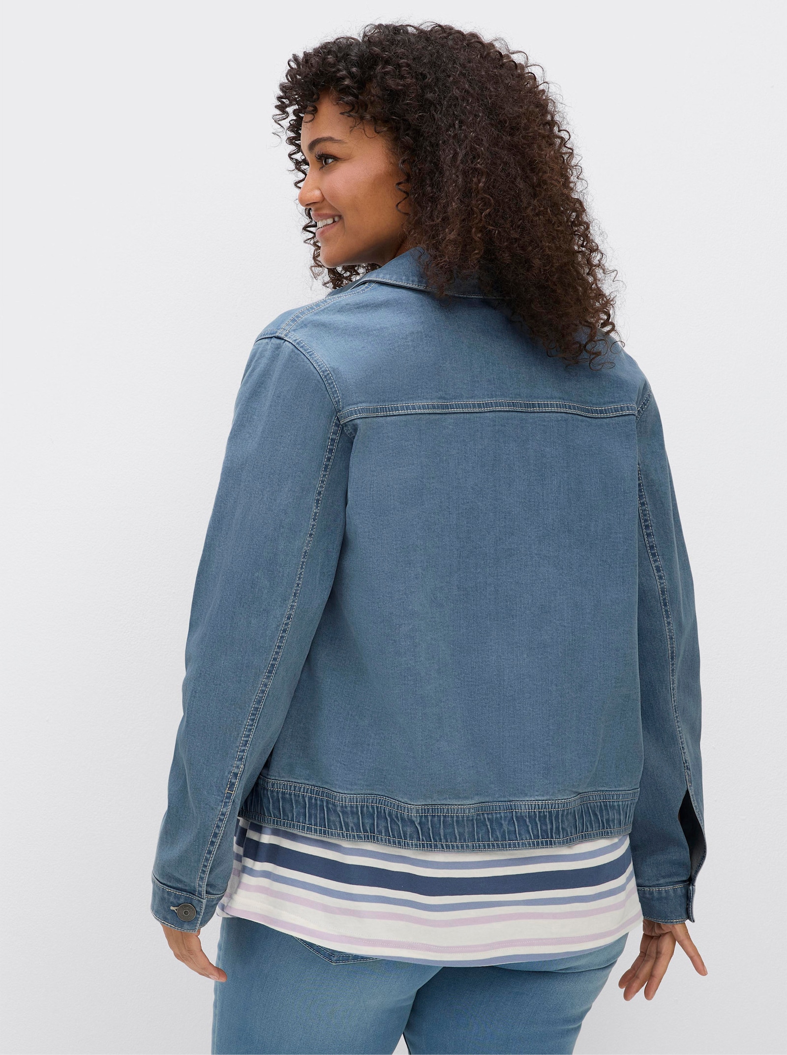 sheego Jeansjacke mit Used-Effekten - blue-bleached