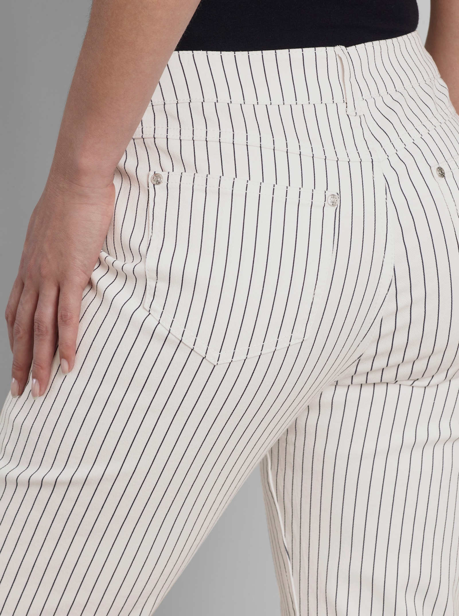 heine 5-Pocket-Hose mit Nadelstreifen - ecru-marine-gestreift