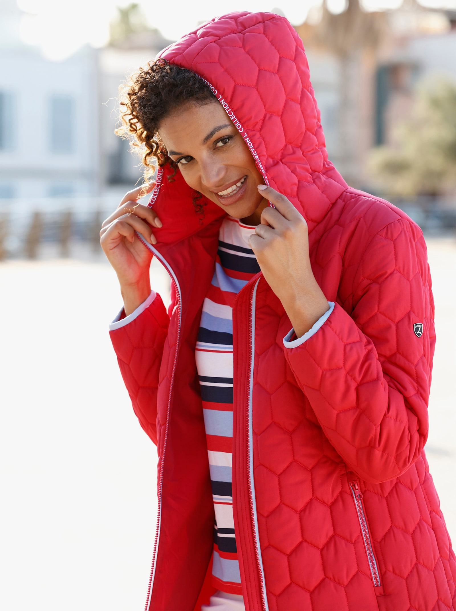 Gewatteerde mantel in doorgestikt dessin - aardbei