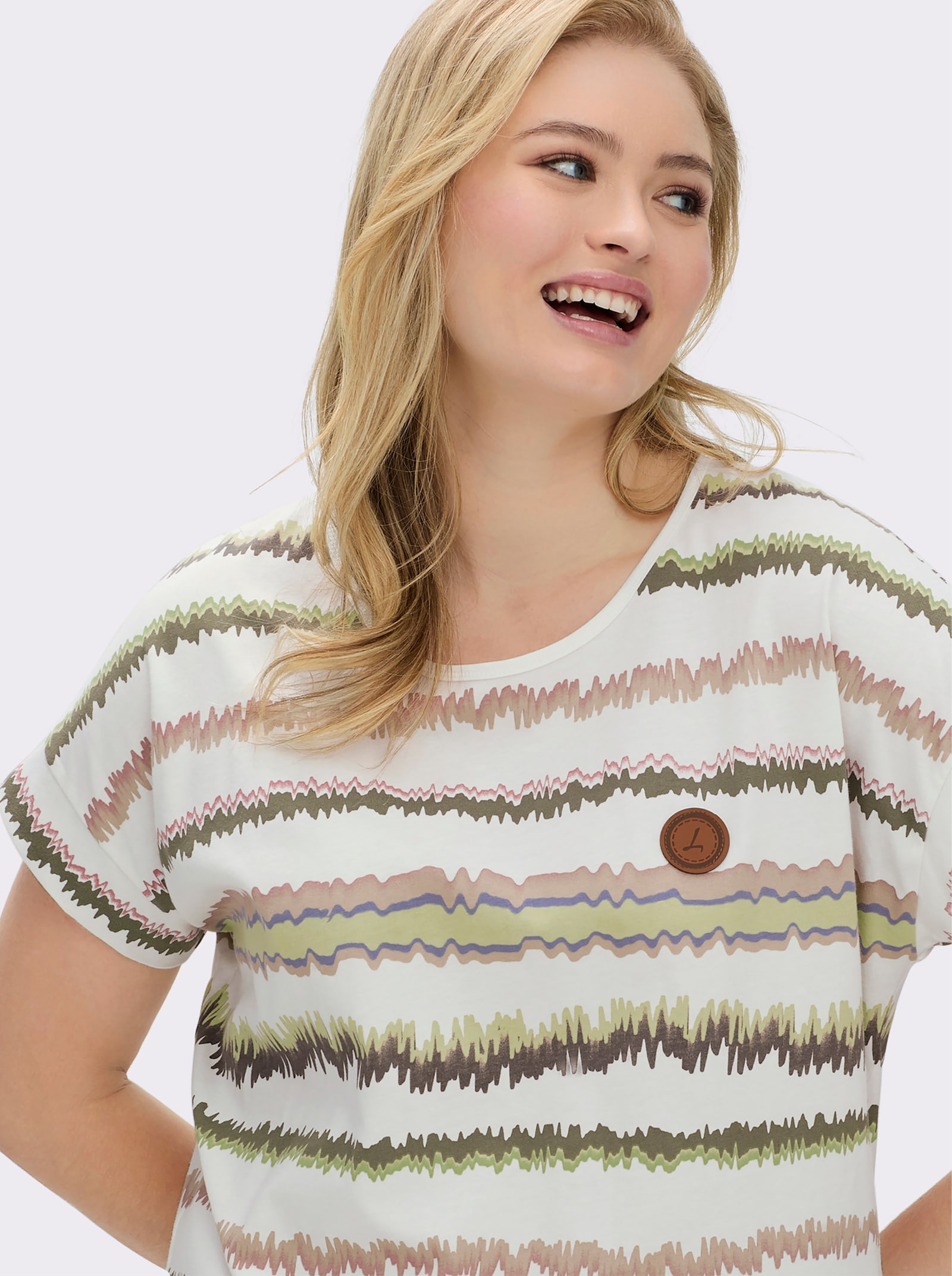 Print-Shirt mit Ziernähten, geringelt - ecru-khaki-bedruckt