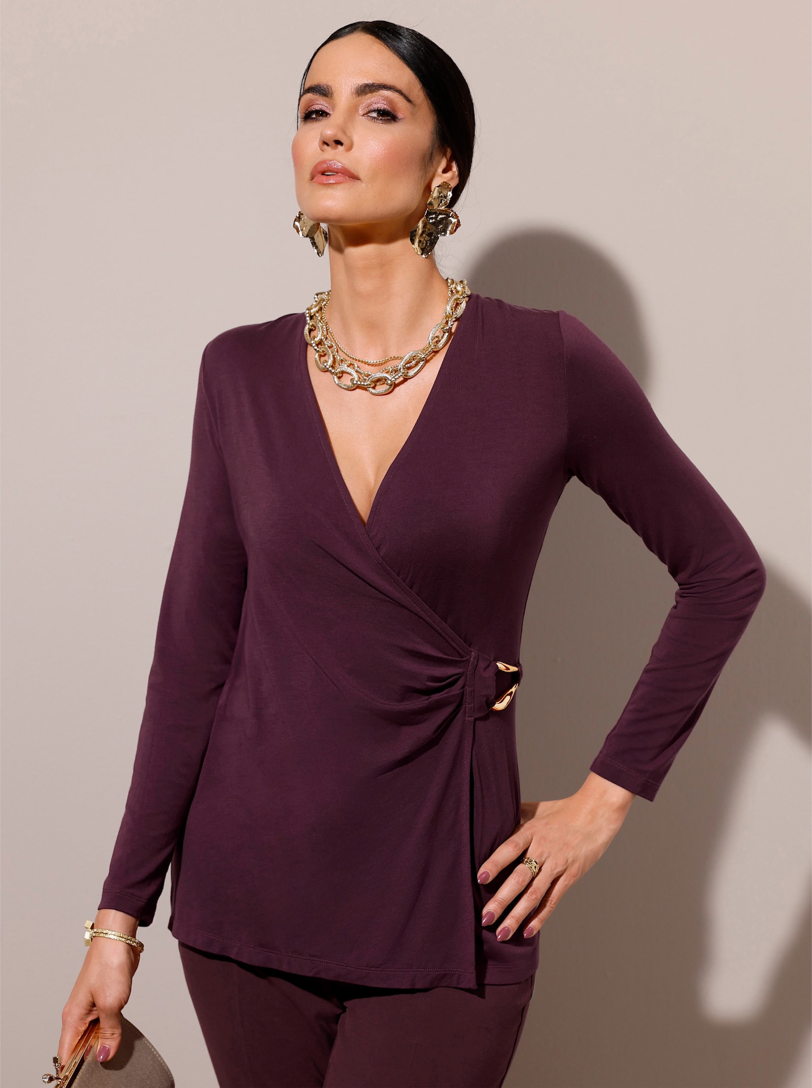 Wickelshirt mit tiefem V-Ausschnitt - burgund