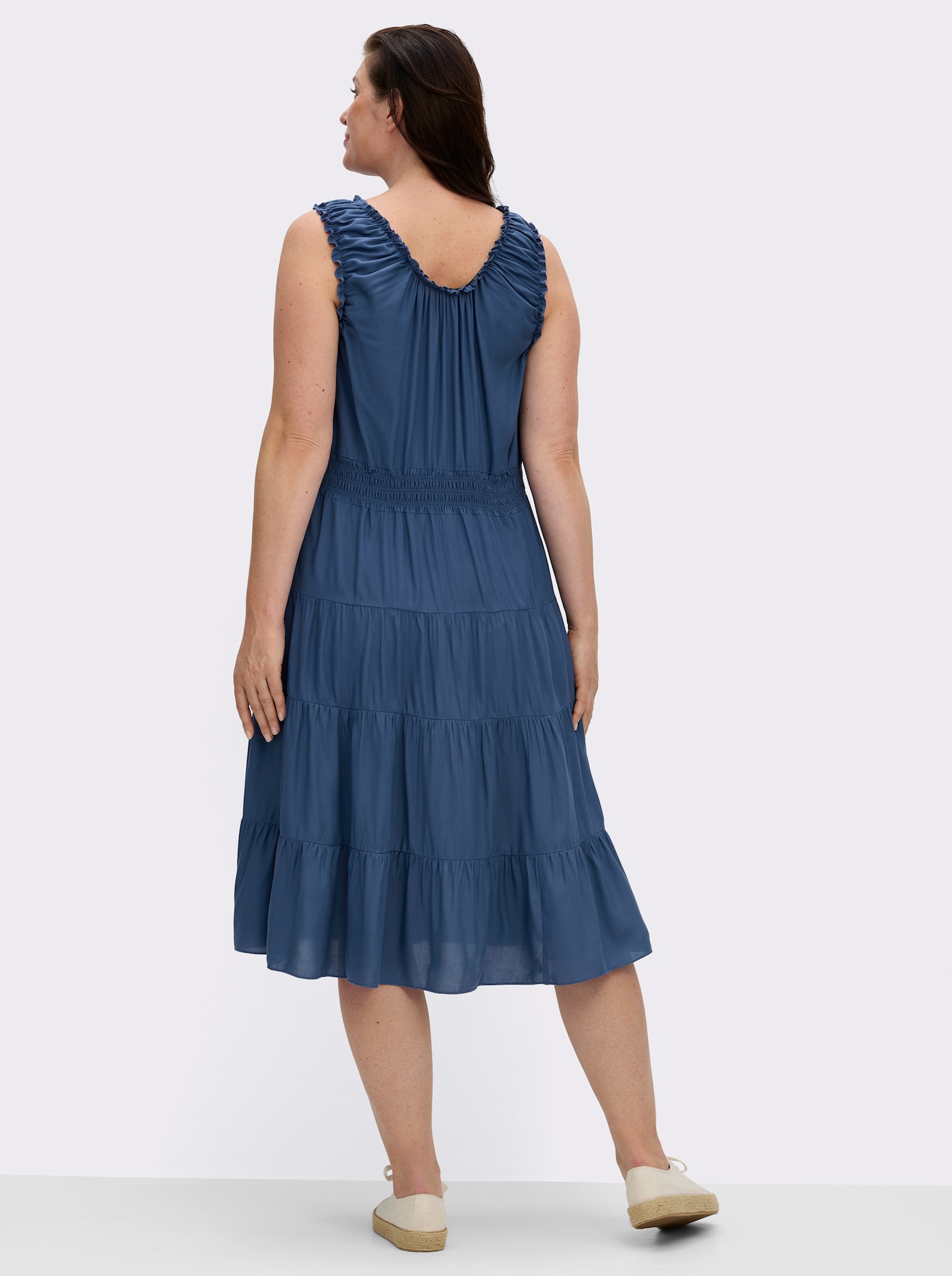 Stufenkleid mit Smok-Einsatz - jeansblau
