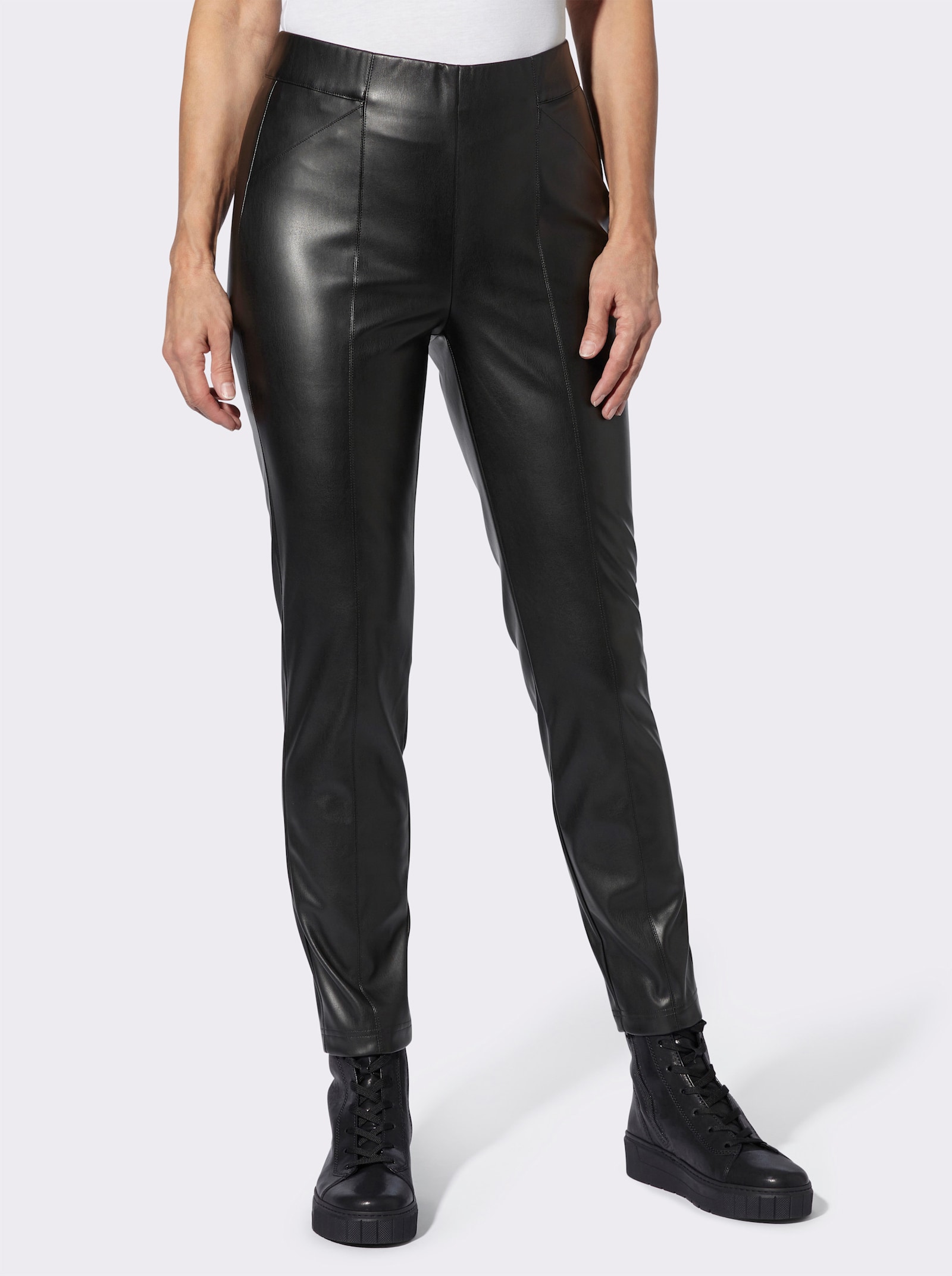 Lederimitathose in Schlupfform - schwarz