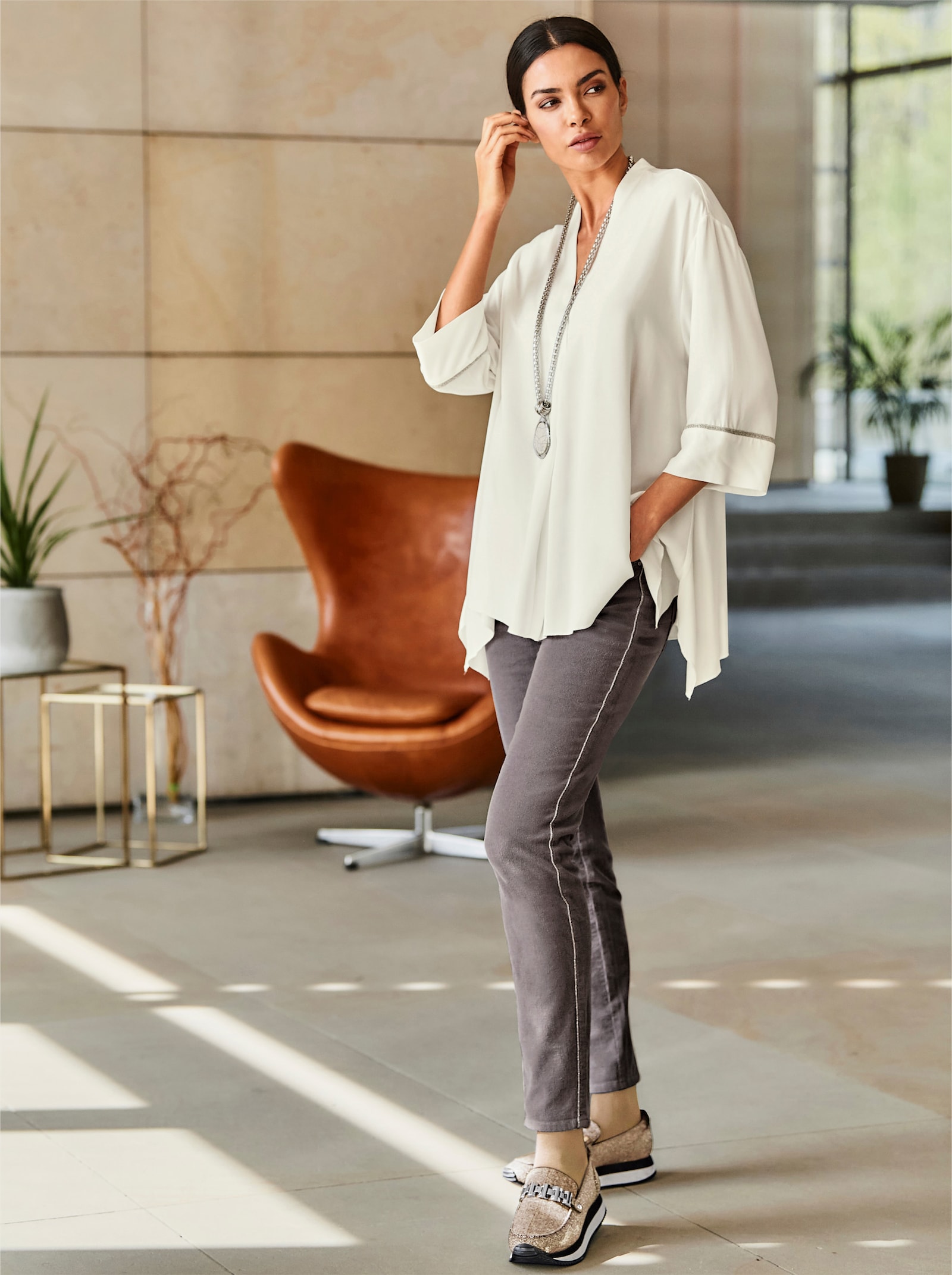 heine Comfortblouse met V-hals - champagne