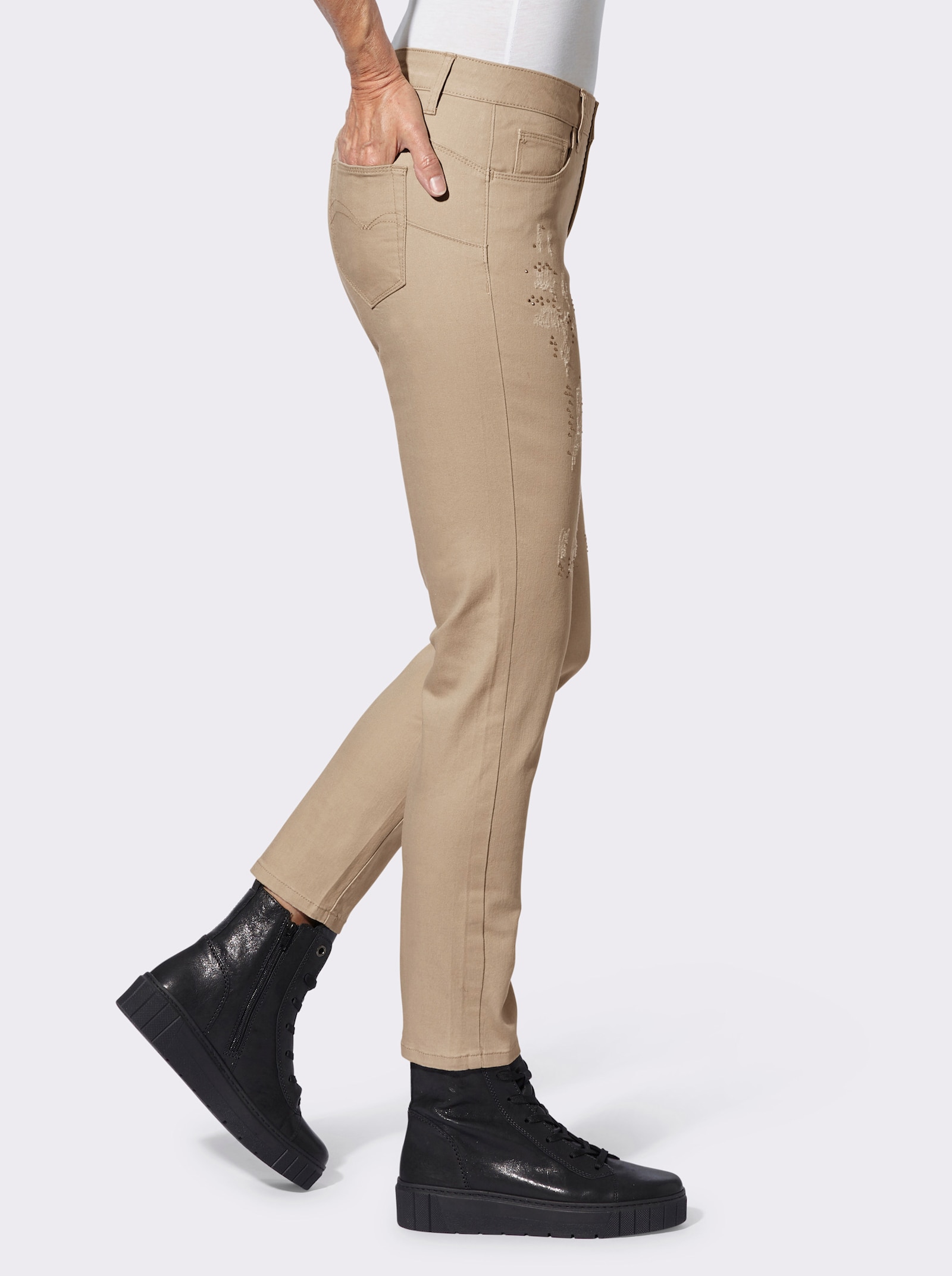 Push-up-Jeans mit Glitzersteinchen - beige