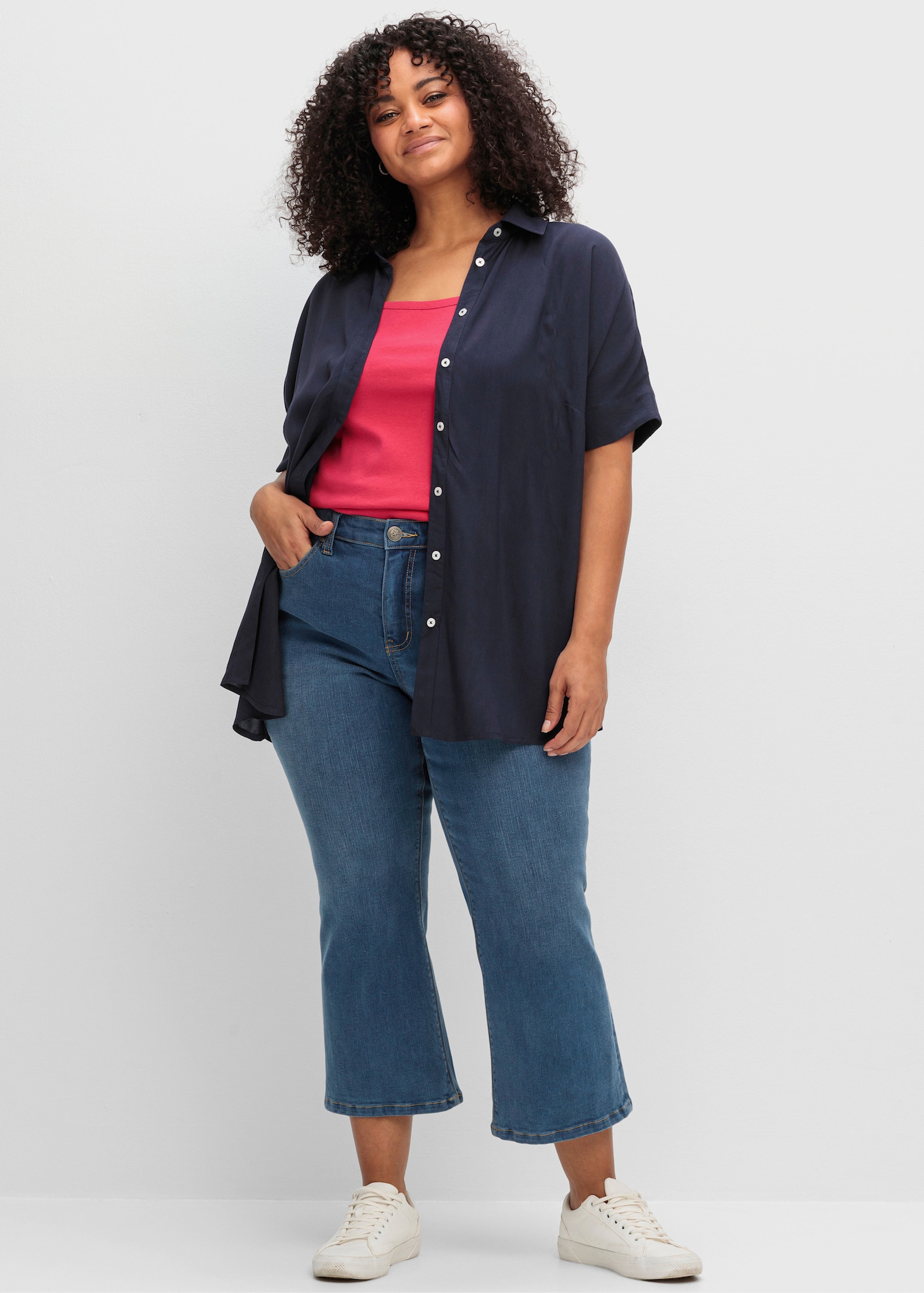 sheego Overhemdblouse met oversized schouders - diepblauw