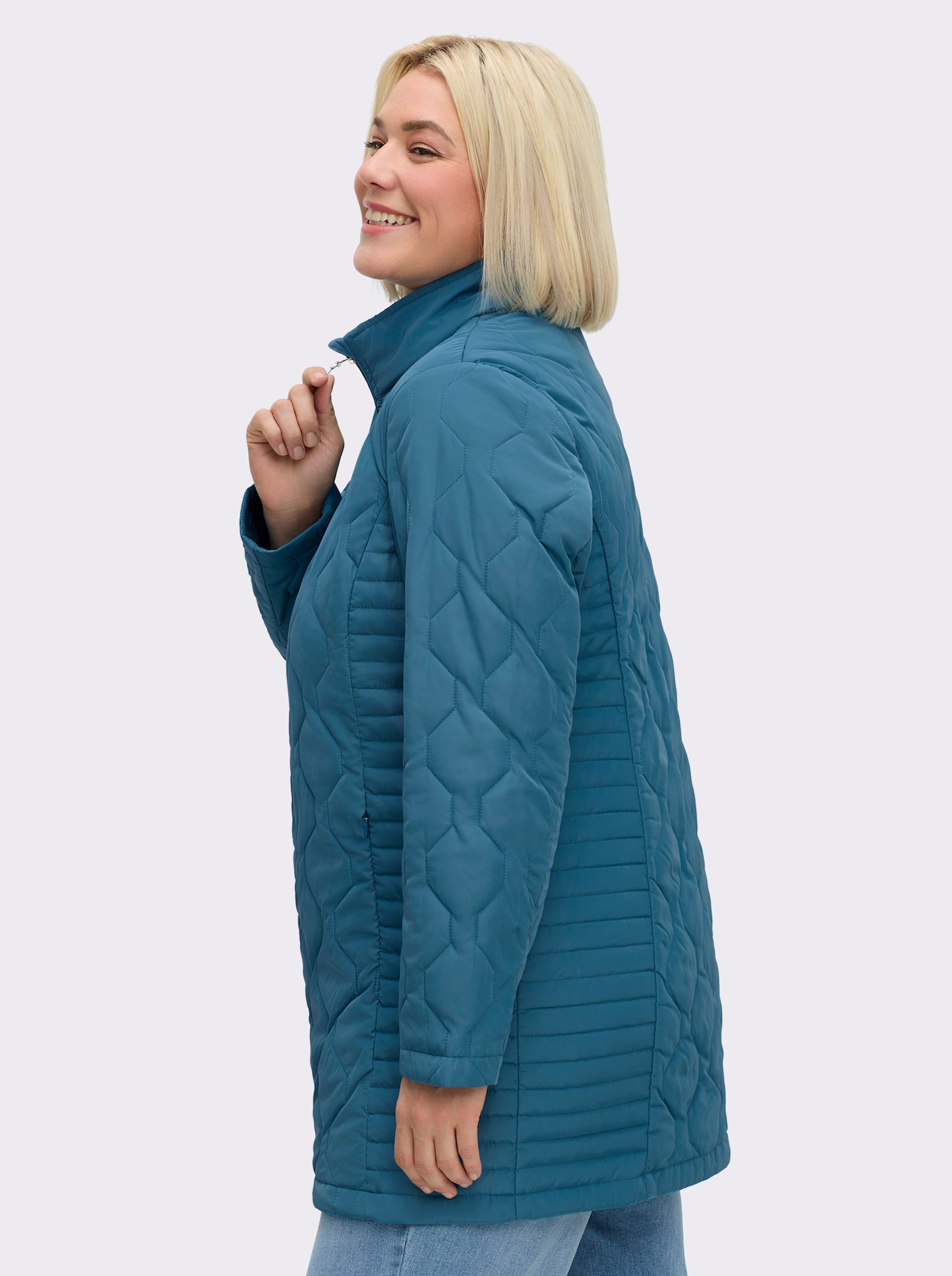 sheego Steppjacke mit Wellen- und Quersteppung - topas