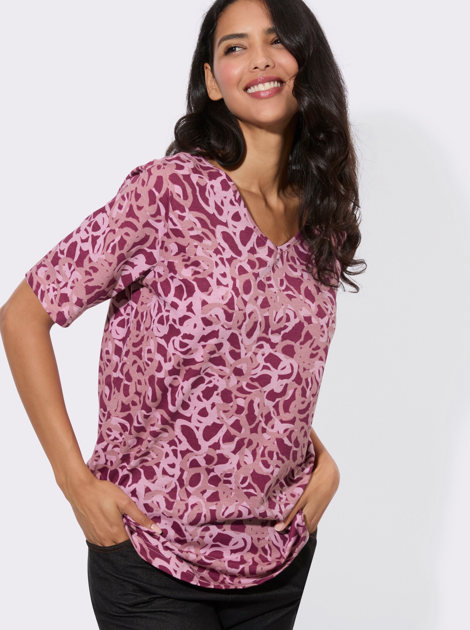 V-Shirt mit Seitenschlitzen - rosenholz-rosenquarz-bedruckt