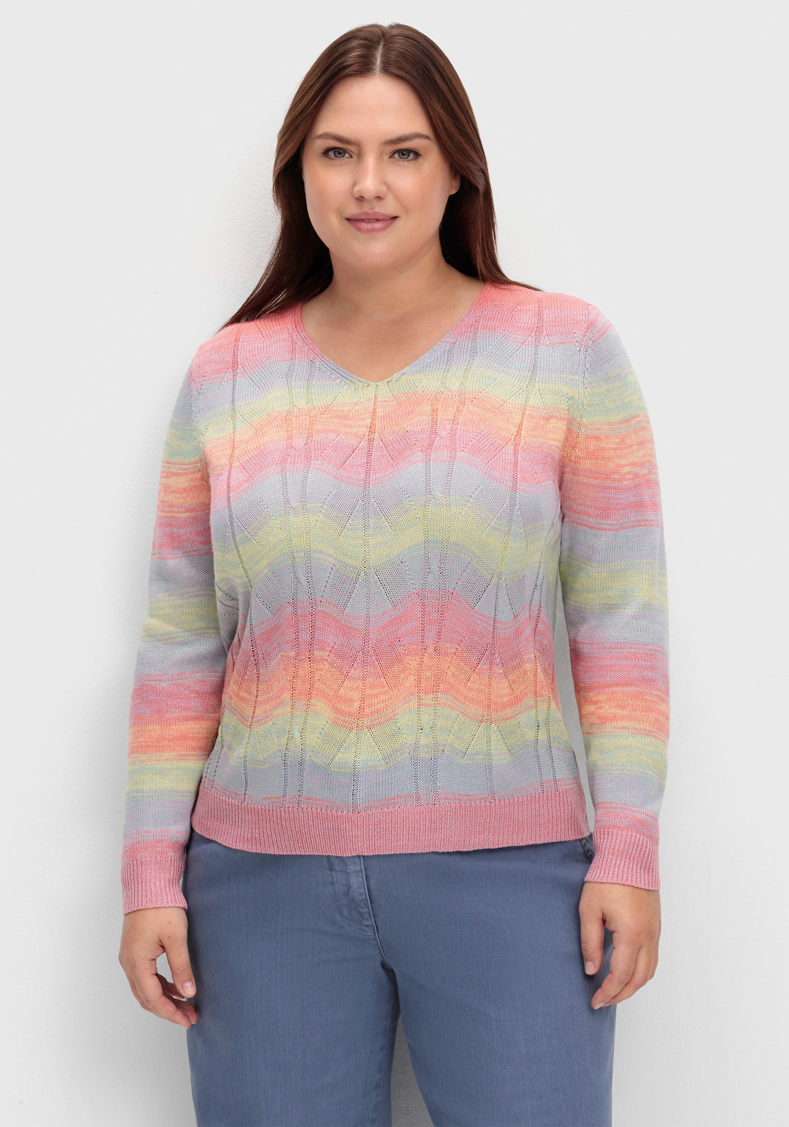 V-Ausschnitt-Pullover mit Farbverlauf - flamingo-flieder-gemustert