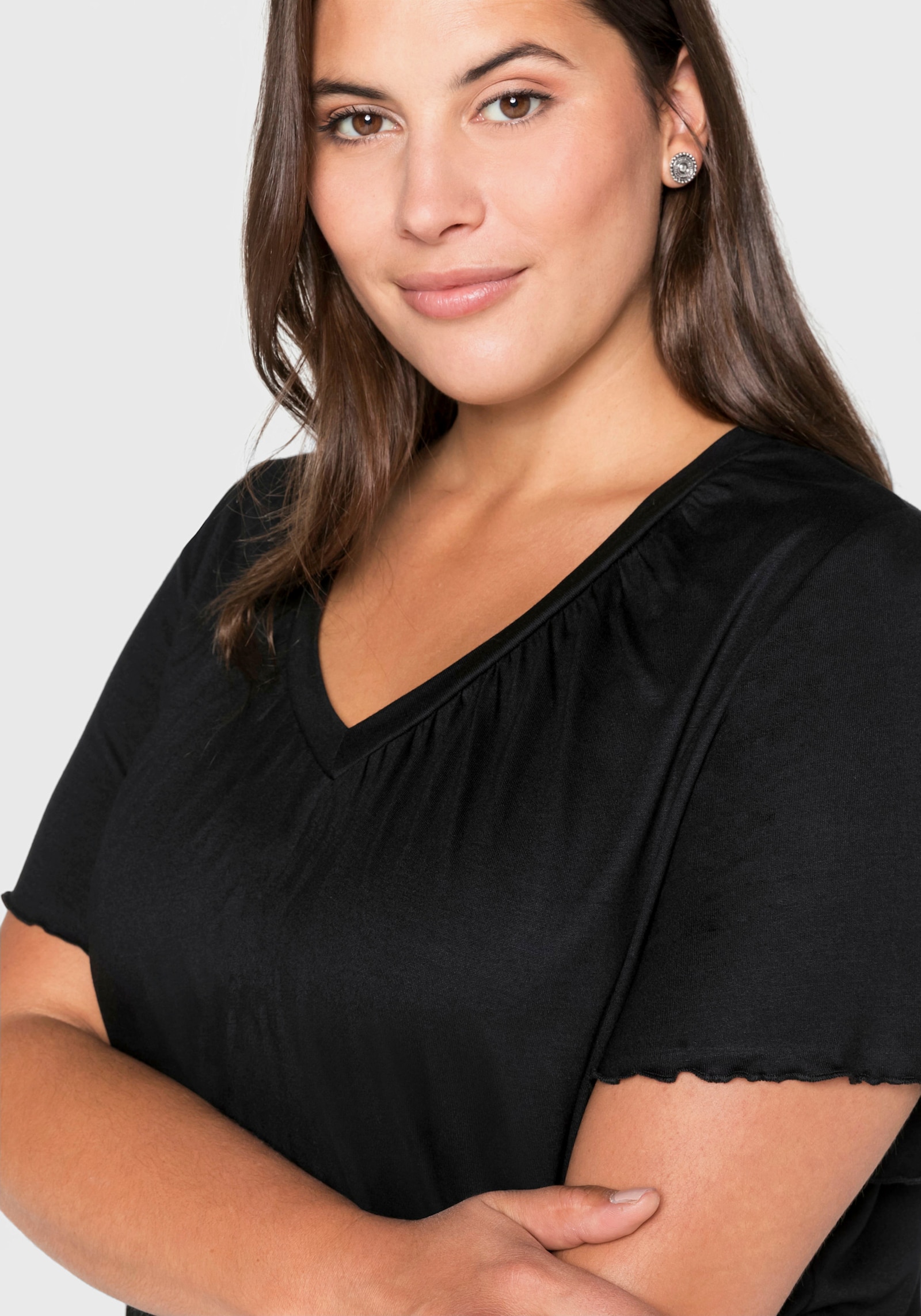 sheego T-shirt met brede band en vleermuismouwen - zwart