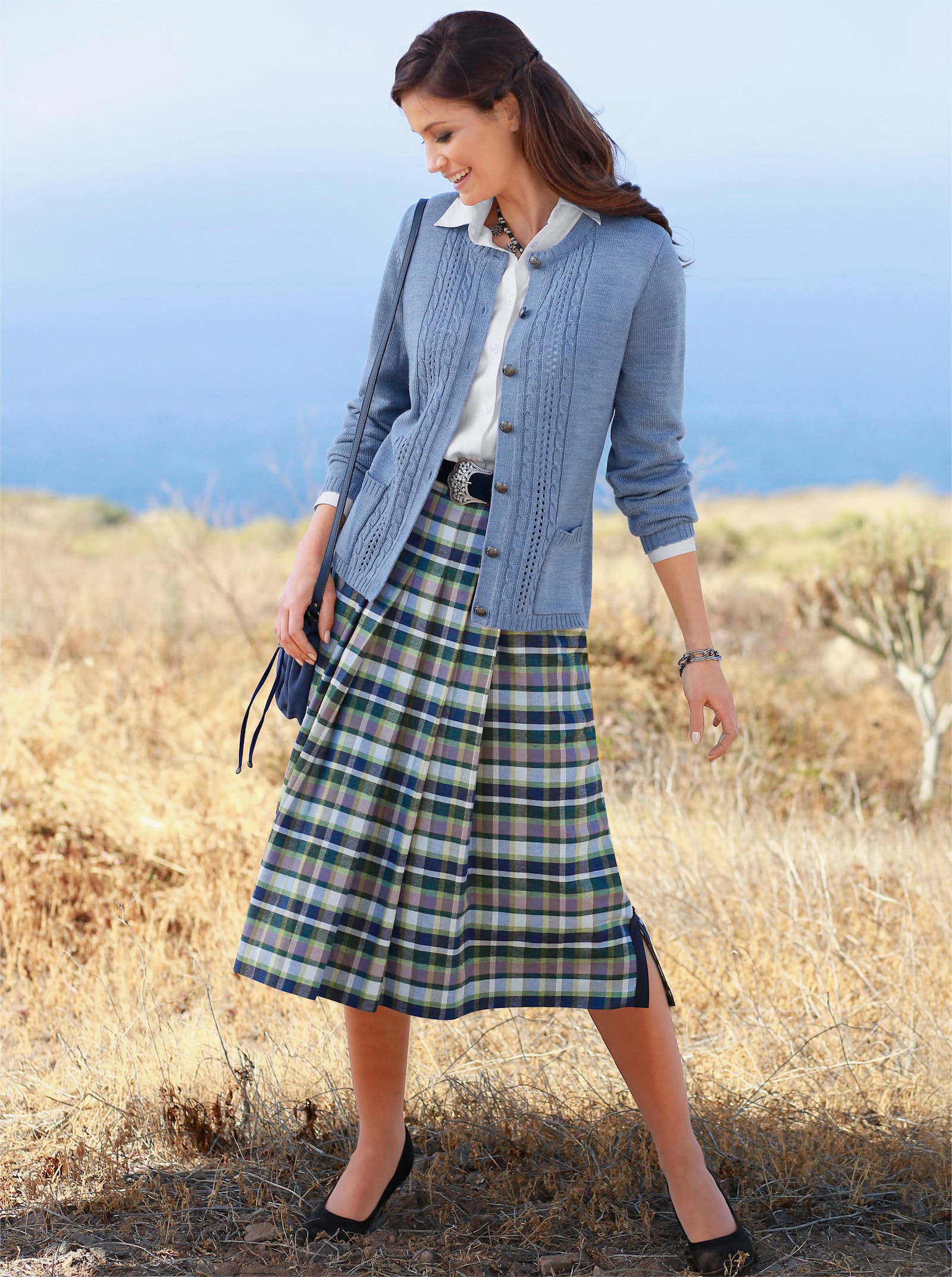 Strickjacke mit Schmuck-Knöpfen - bleu-meliert