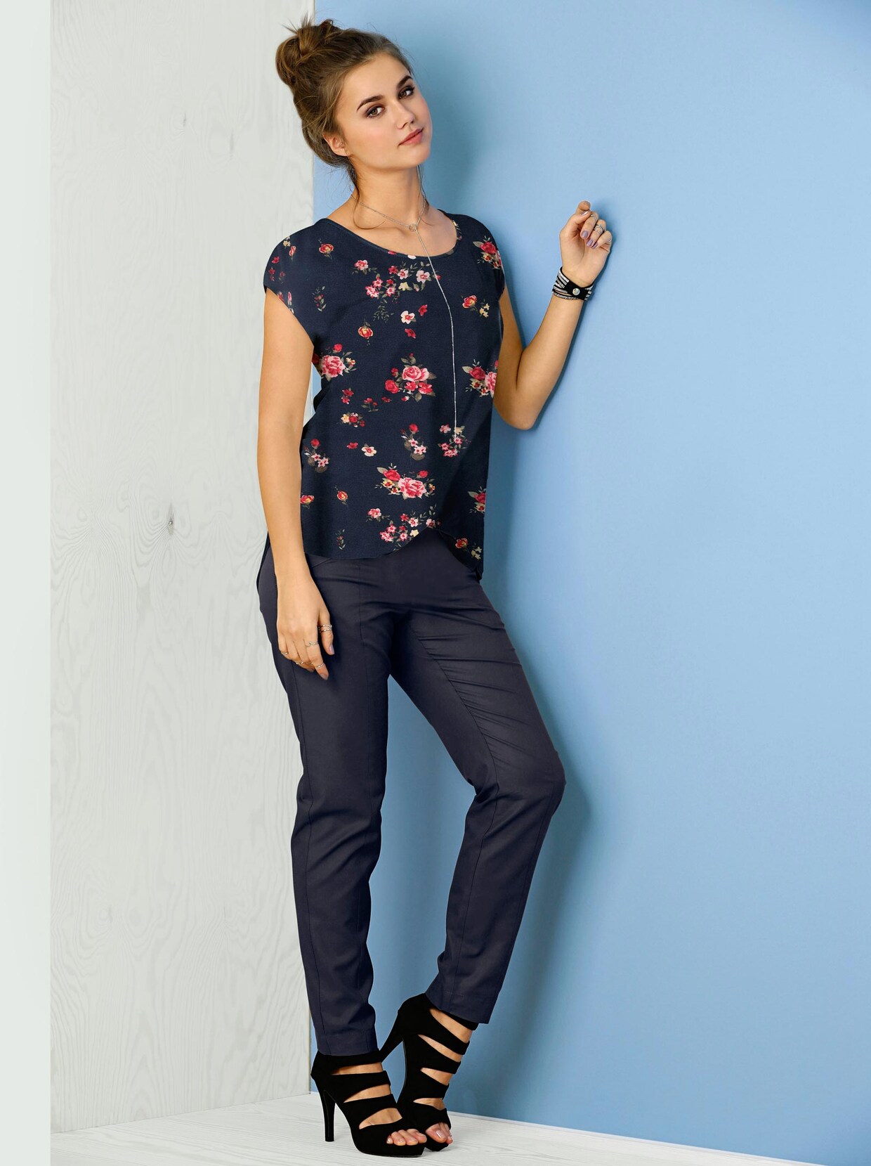 Shirt met ronde hals - marine gebloemd
