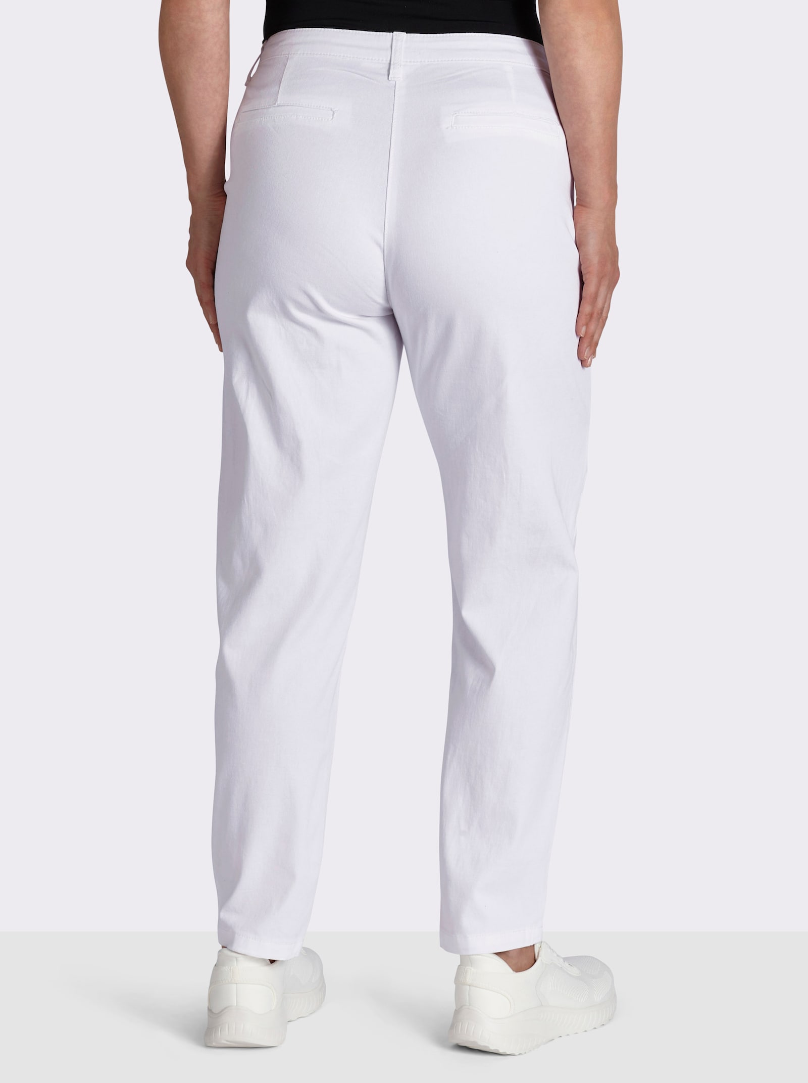 Boyfriend-Hose mit Gürtelschlaufen - weiß