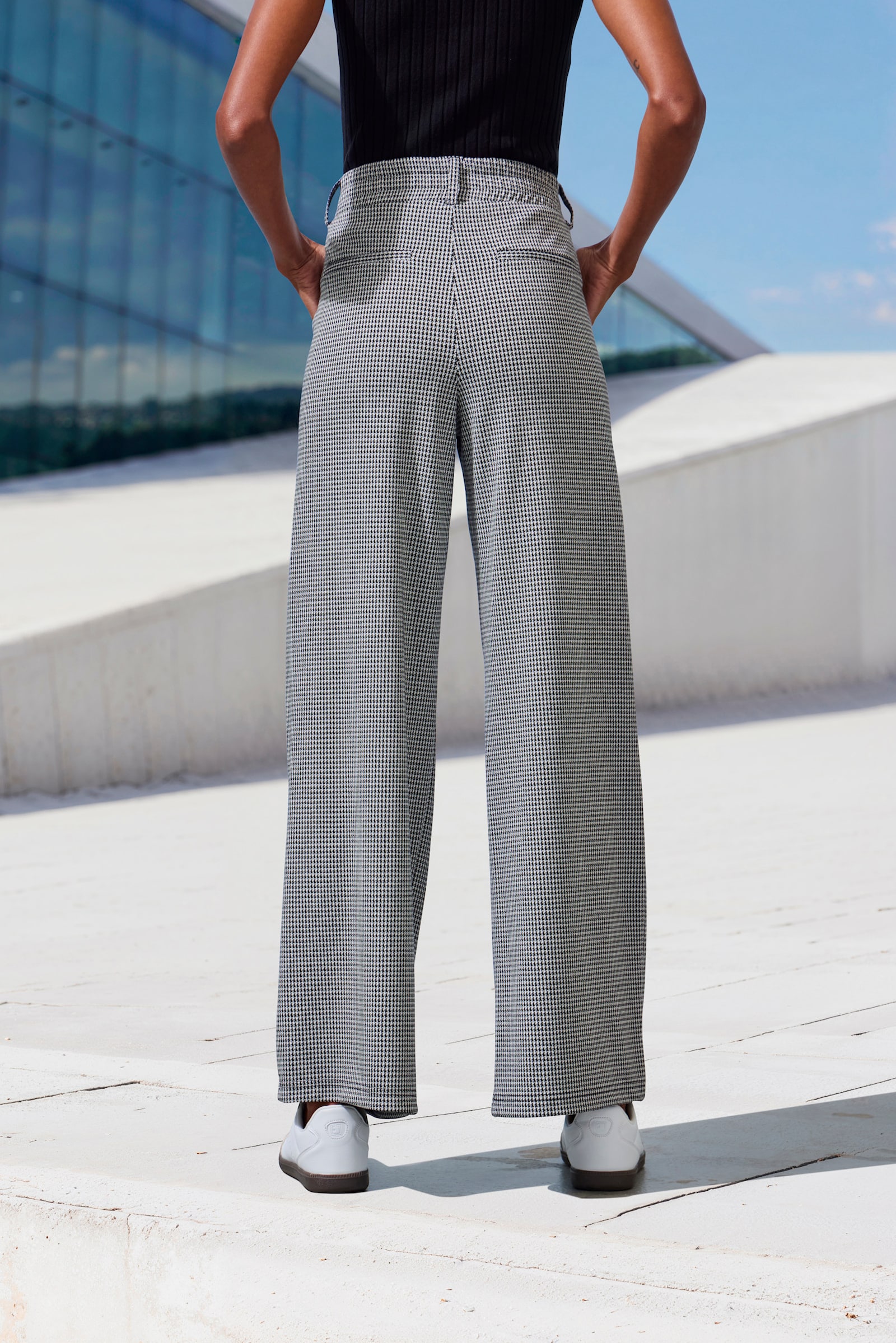 LASCANA Schlupfhose - schwarz kariert