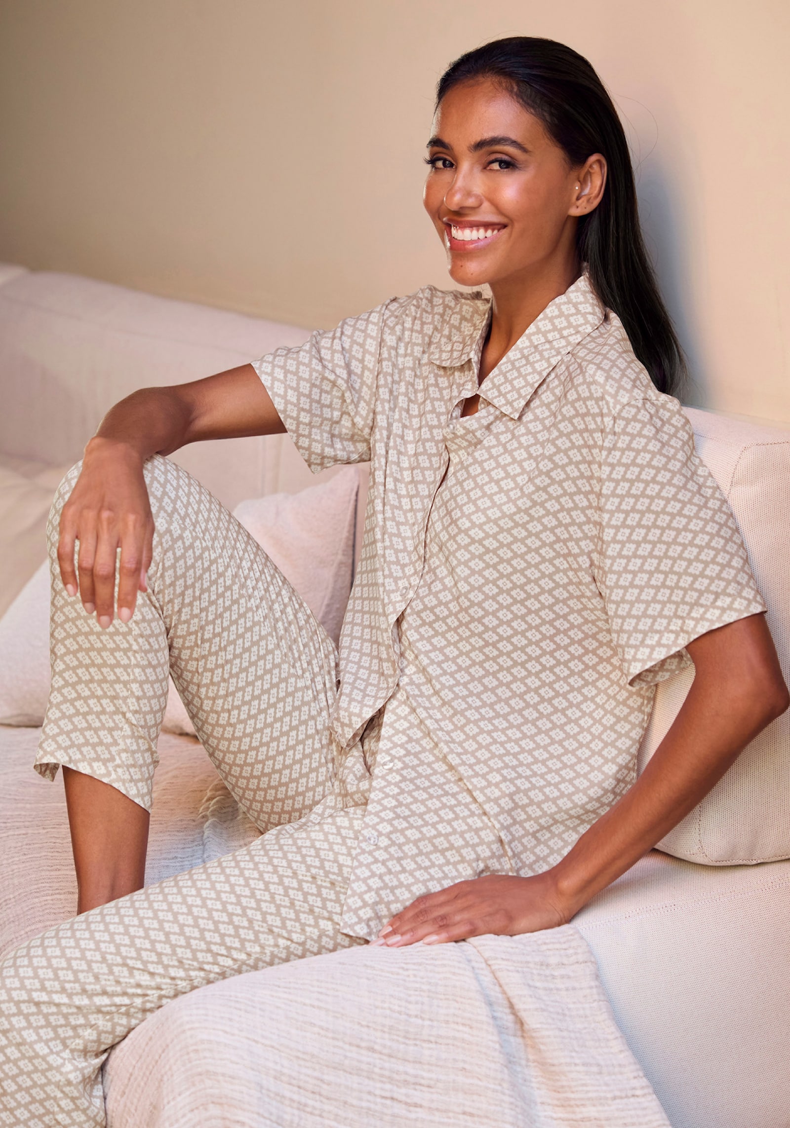 LASCANA Pyjamaoberteil - beige-weiß gemustert