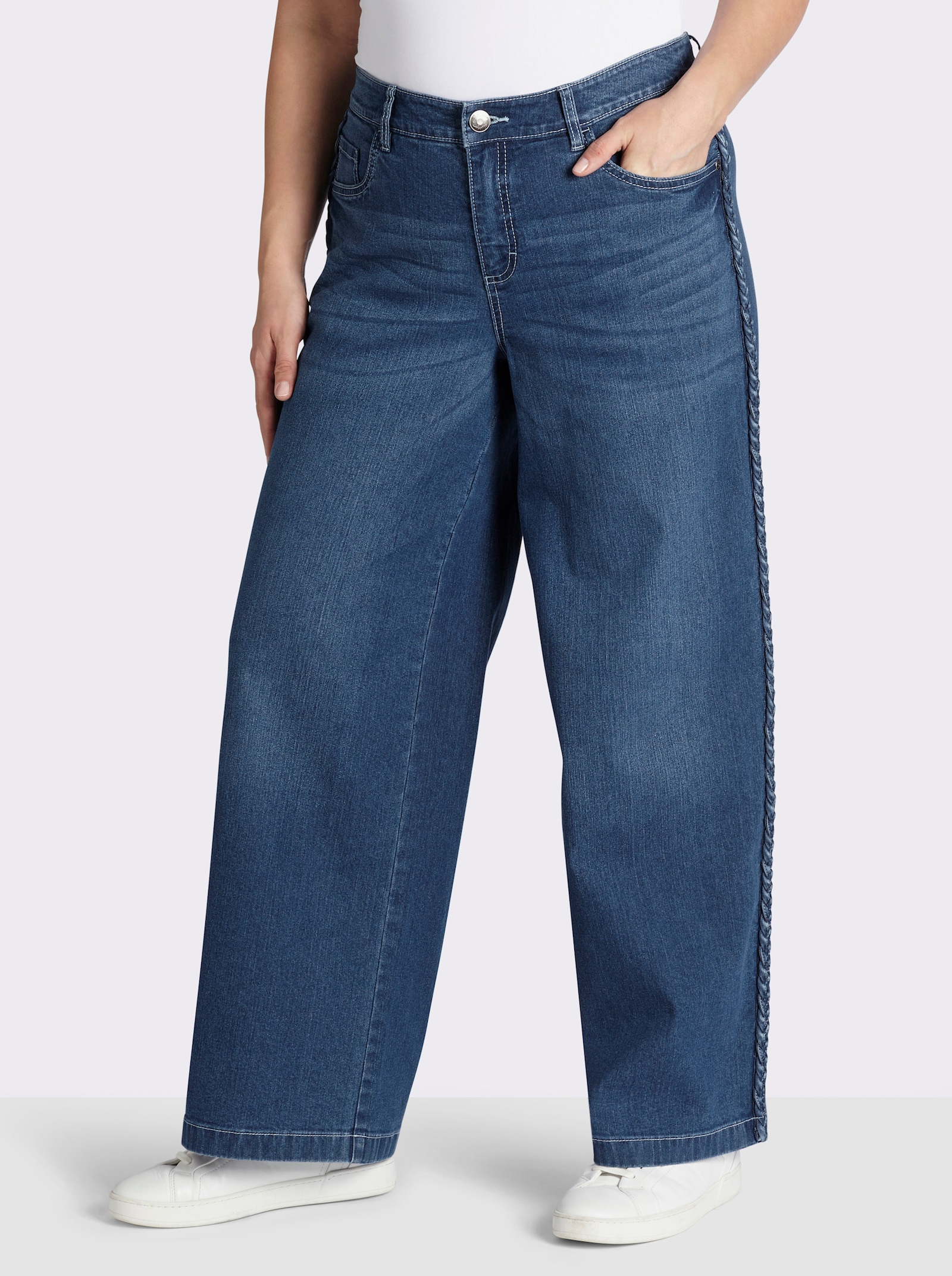 sheego Jeans met gevlochten strepen op de wijde pijpen - blue-stonewashed