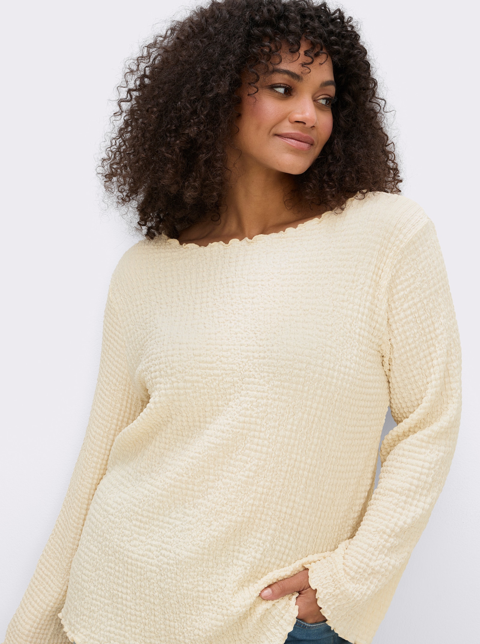 sheego Langarmshirt aus stretchiger Smok-Qualität - champagner
