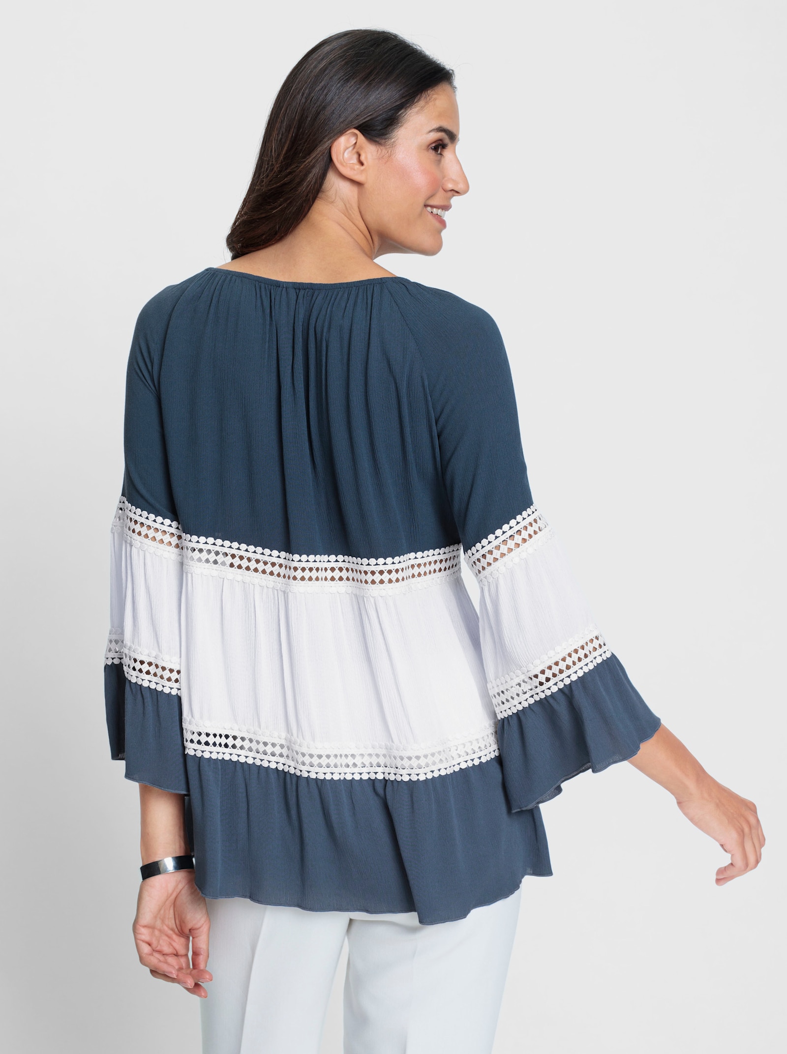 Crinklebluse mit Spitzen-Akzenten - dunkelblau-ecru-gemustert