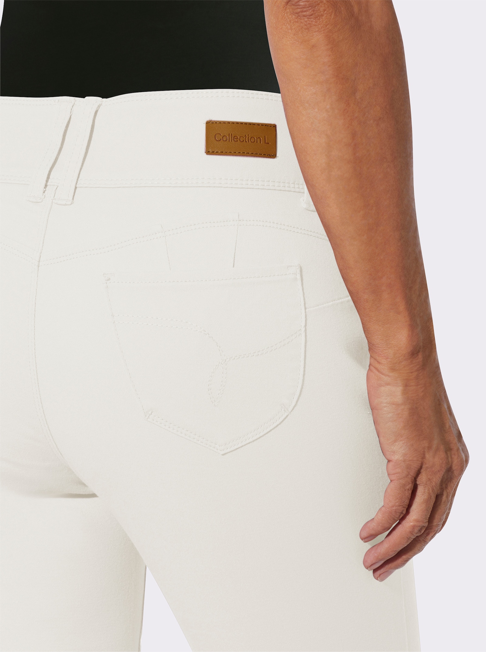Bermudas mit gekrempeltem Saum - weiß