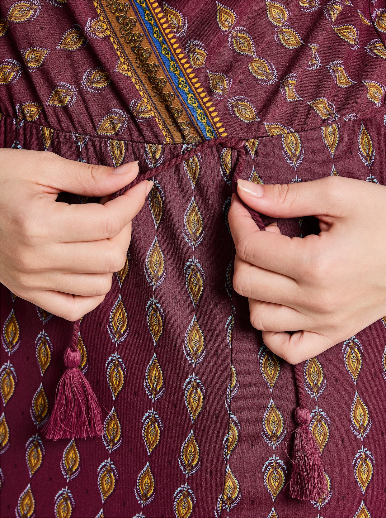 sheego Druckkleid in Wickeloptik - bordeaux-burgund-bedruckt