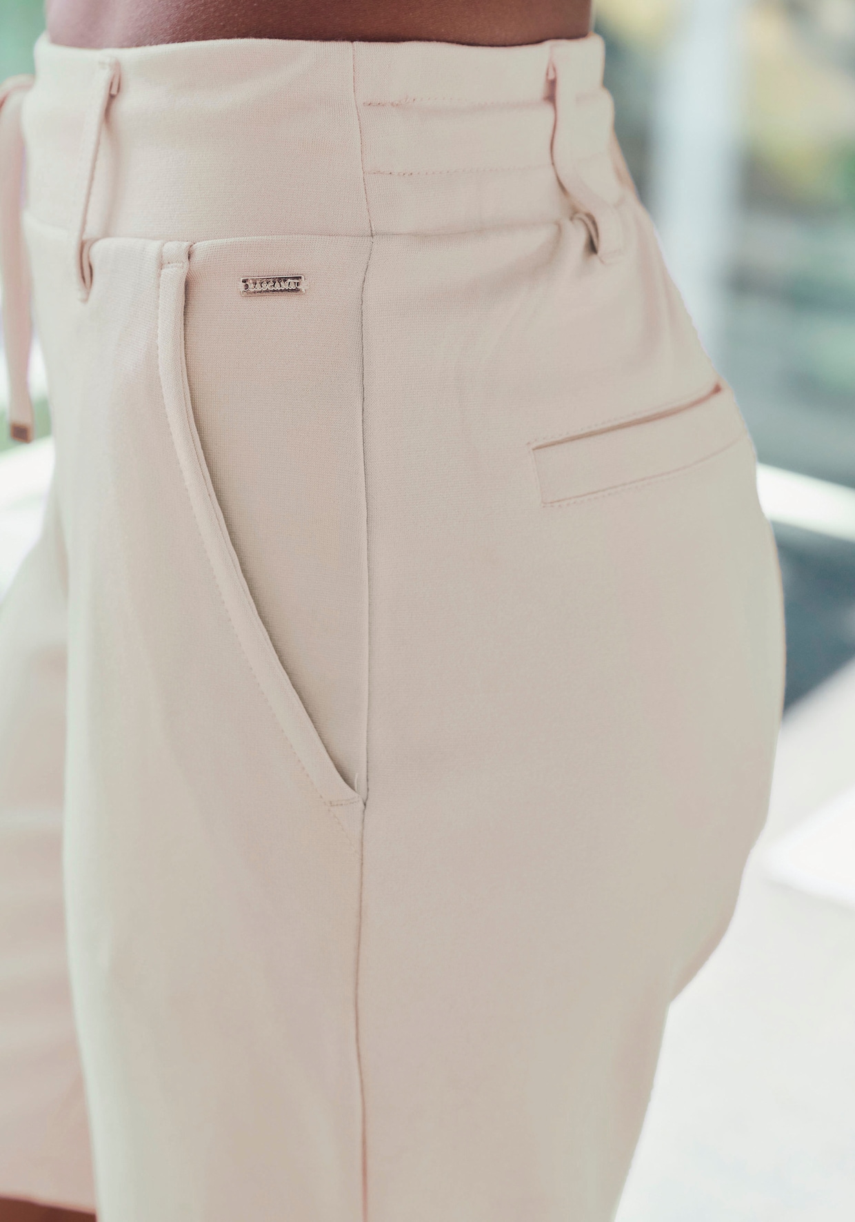 LASCANA Shorts - zand