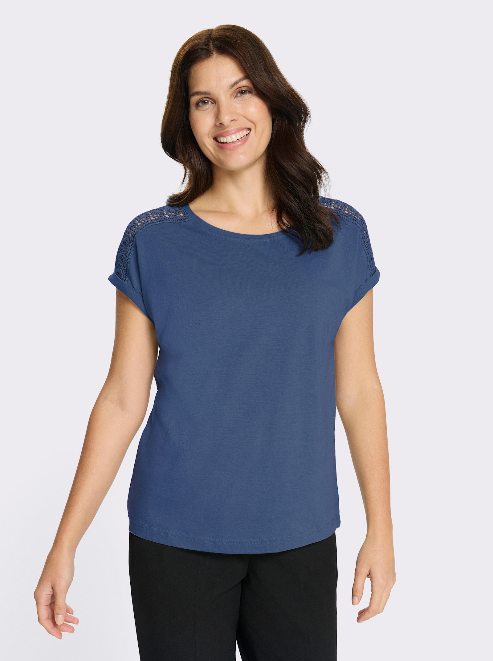 Rundhalsshirt mit Spitze an der Schulter - jeansblau